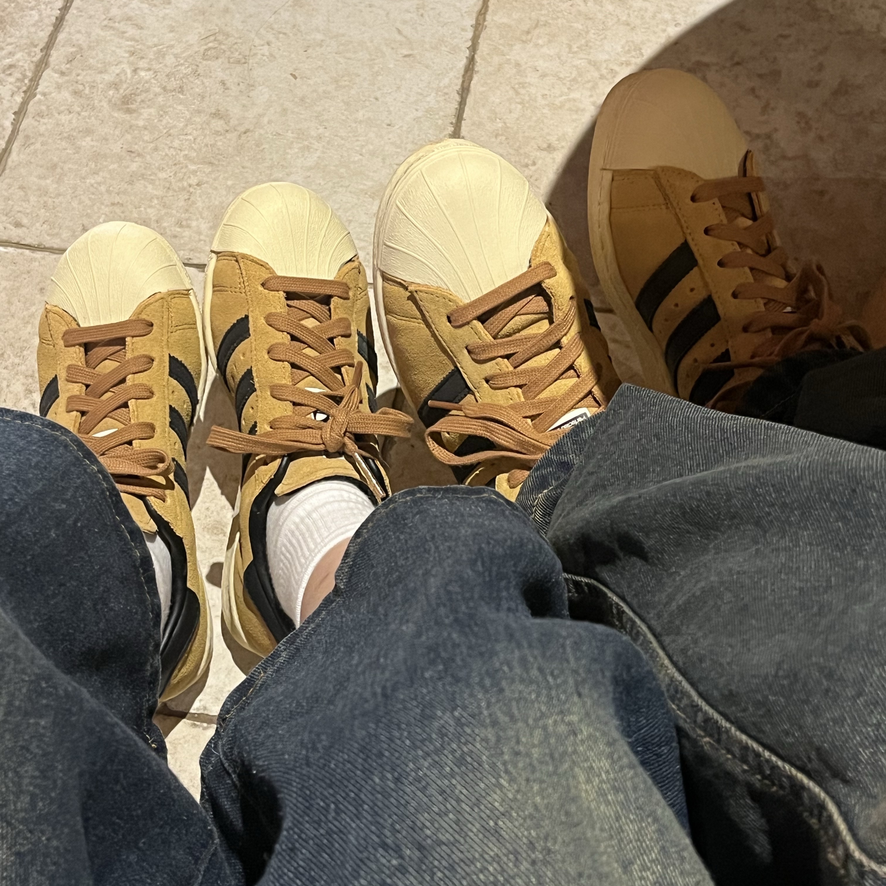 Adidas Superstar 82 Mesa Core Black 착용 스타일