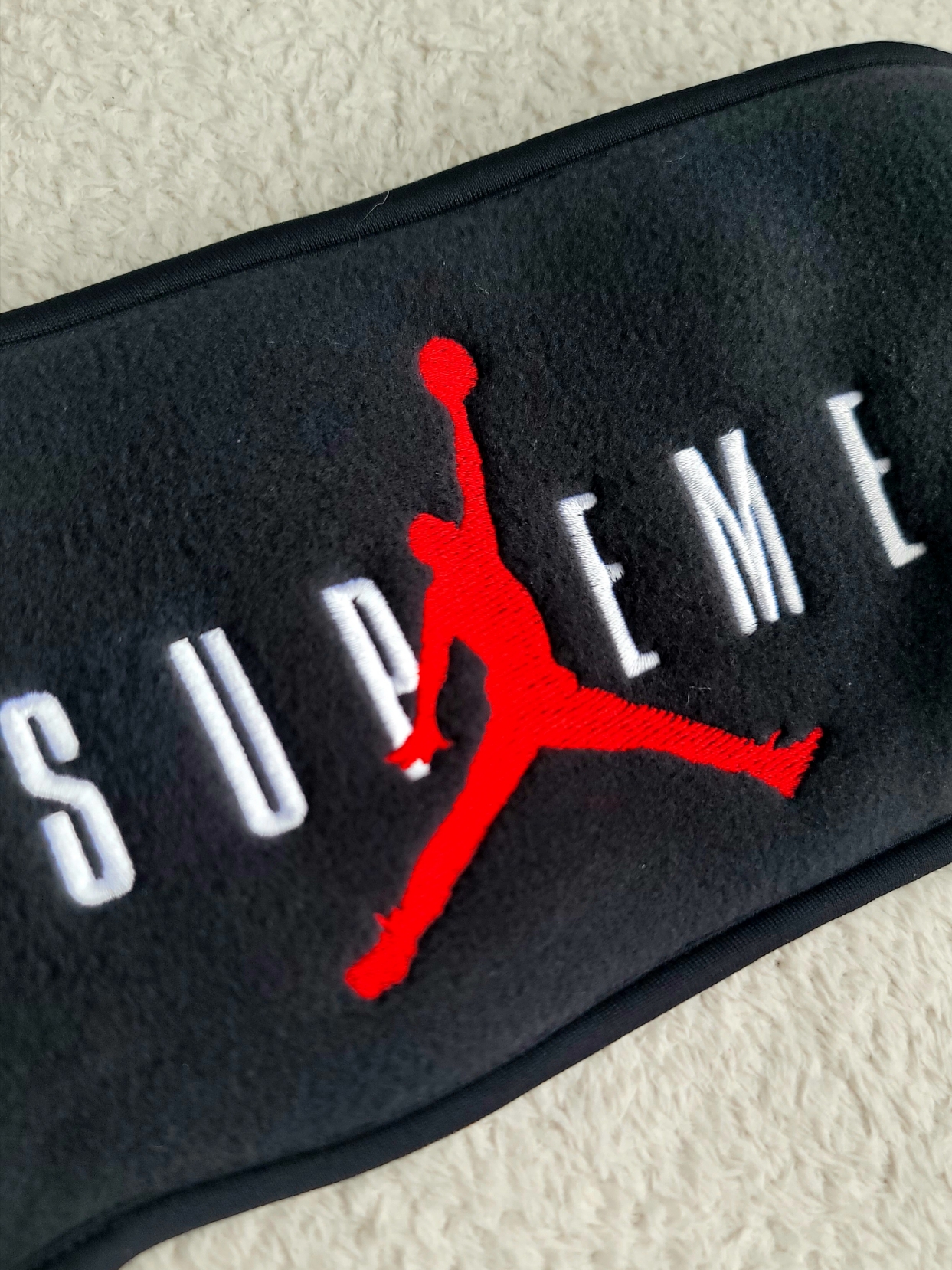 Supreme x Jordan Headband Black - 24FW 착용 스타일 - 2