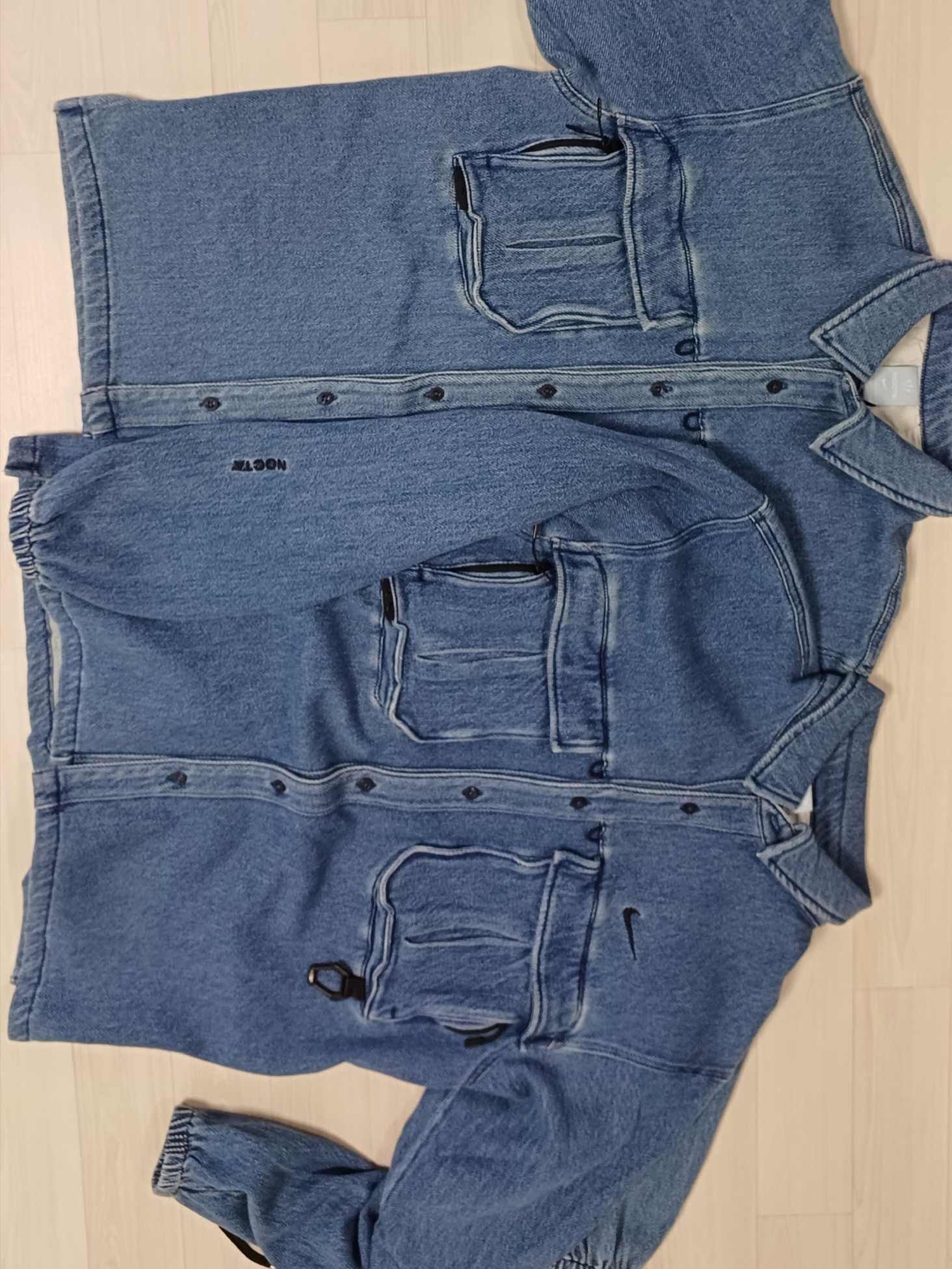 Nike x Drake Nocta Opal Lily Pad Denim Shirt French Blue (FZ3260-486) 착용 스타일 - 3