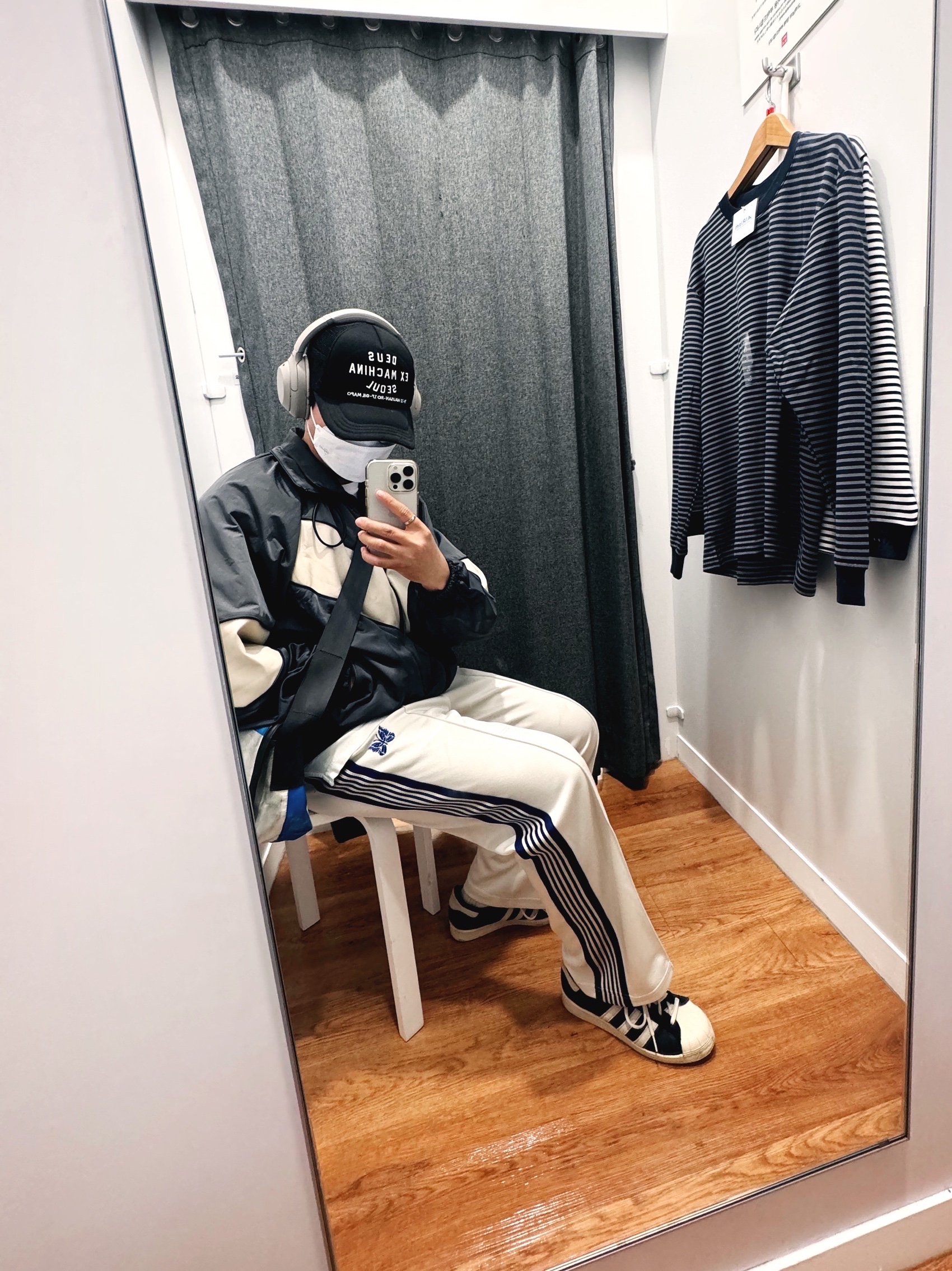 Needles Straight Track Pants Poly Smooth Ice White, Ader Error Mem Jumper Grey 착용 스타일
