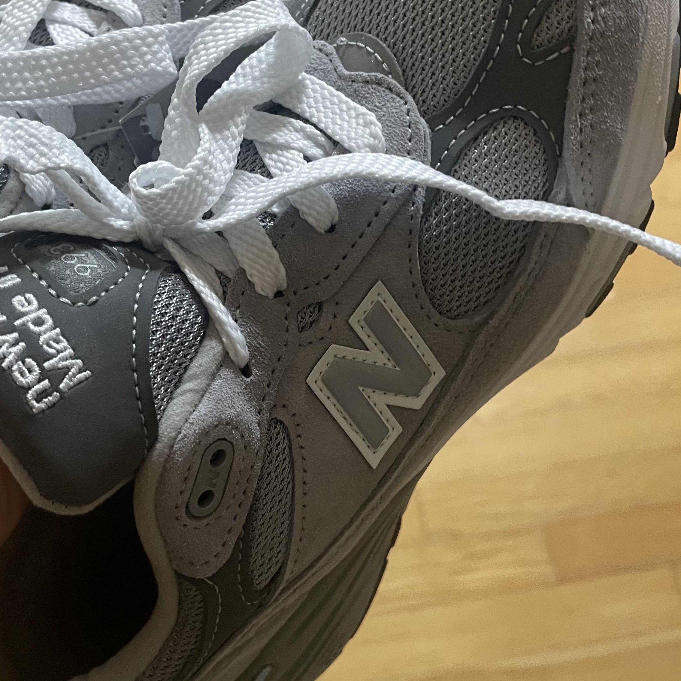 (W) New Balance 993 Made in USA Grey - B Standard 착용 스타일 - 2