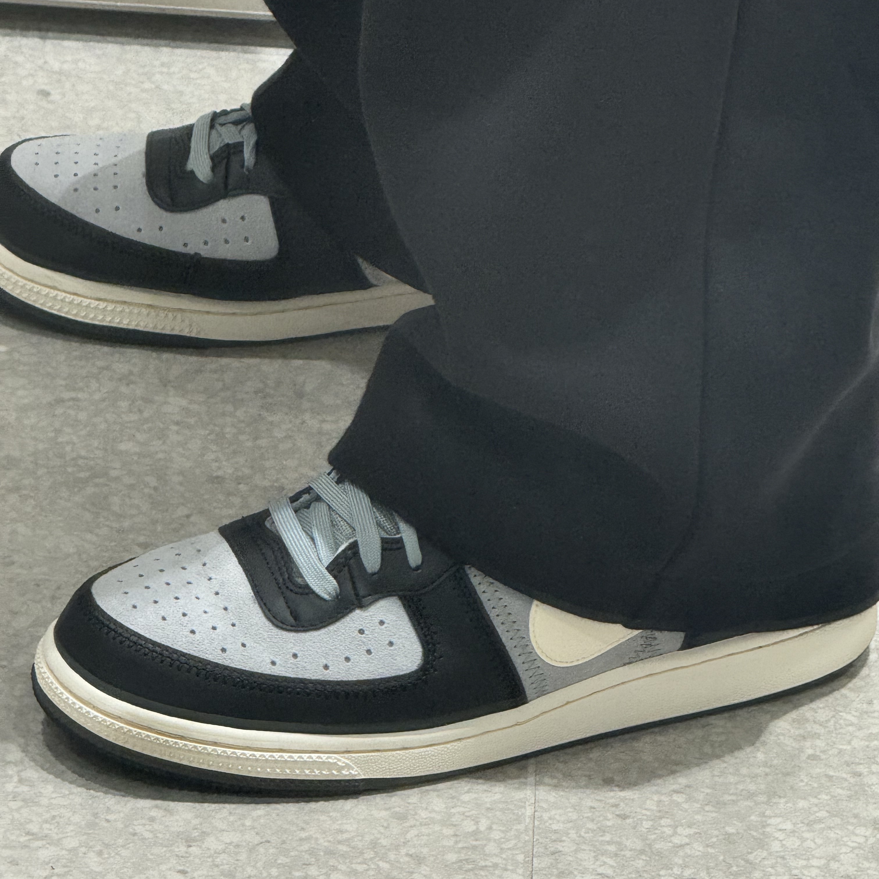 Nike Terminator High Black and Light Pumice 착용 스타일