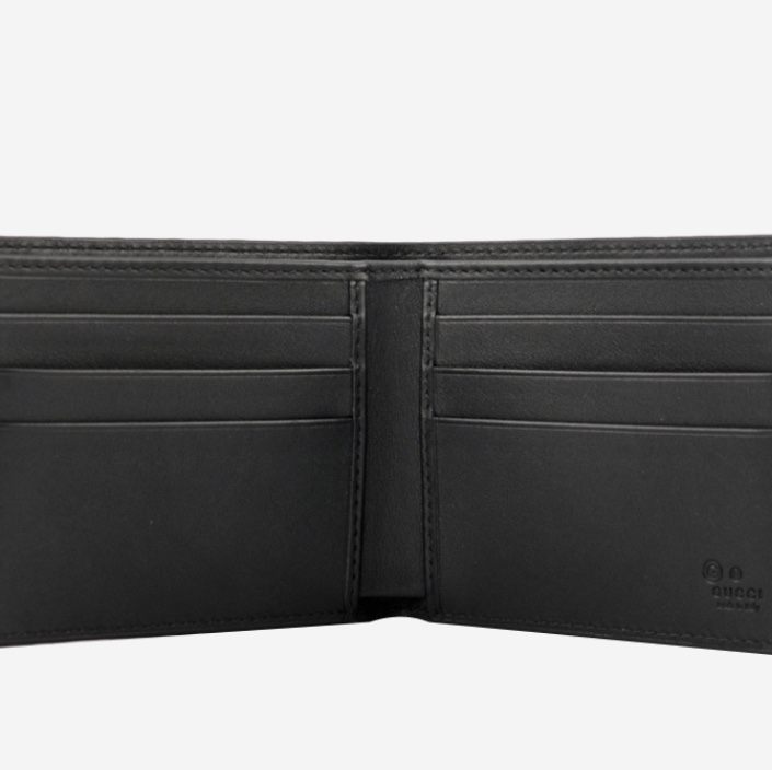 Gucci Micro GG Ssima Bi-Fold Wallet Black 착용 스타일