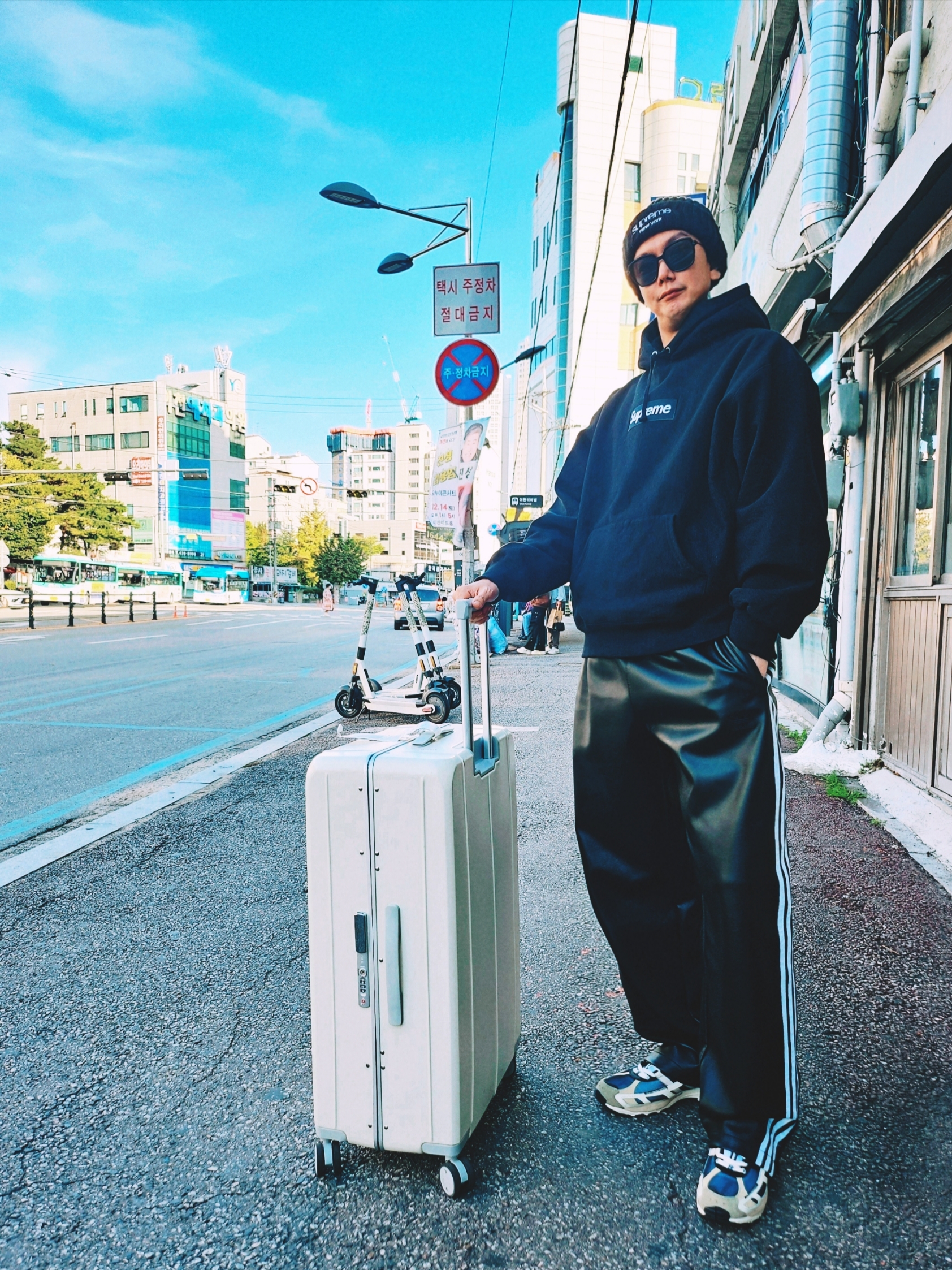 Adidas x Song for the Mute Shadowturf Core Black, Supreme Box Logo Hooded Sweatshirt Black - 23FW 착용 스타일