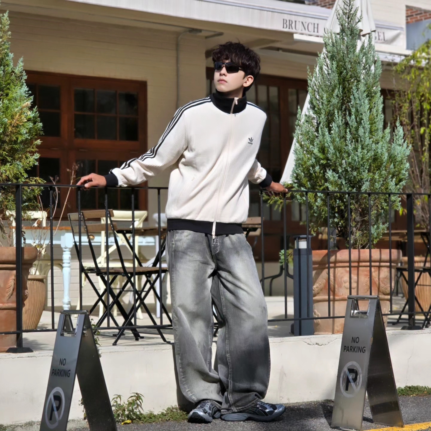Adidas Waffle Beckenbauer Track Top Wonder White - KR Sizing, Asics x Unaffected Gel-Kayano 14 Silver Moon 착용 스타일 - 2
