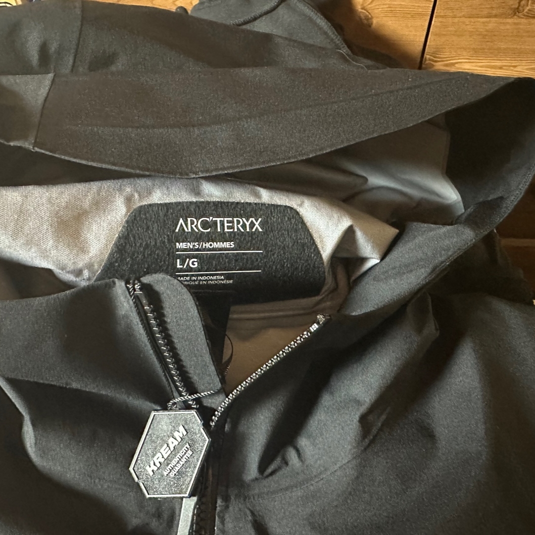 Arc'teryx Beta Jacket Black 착용 스타일 - 2