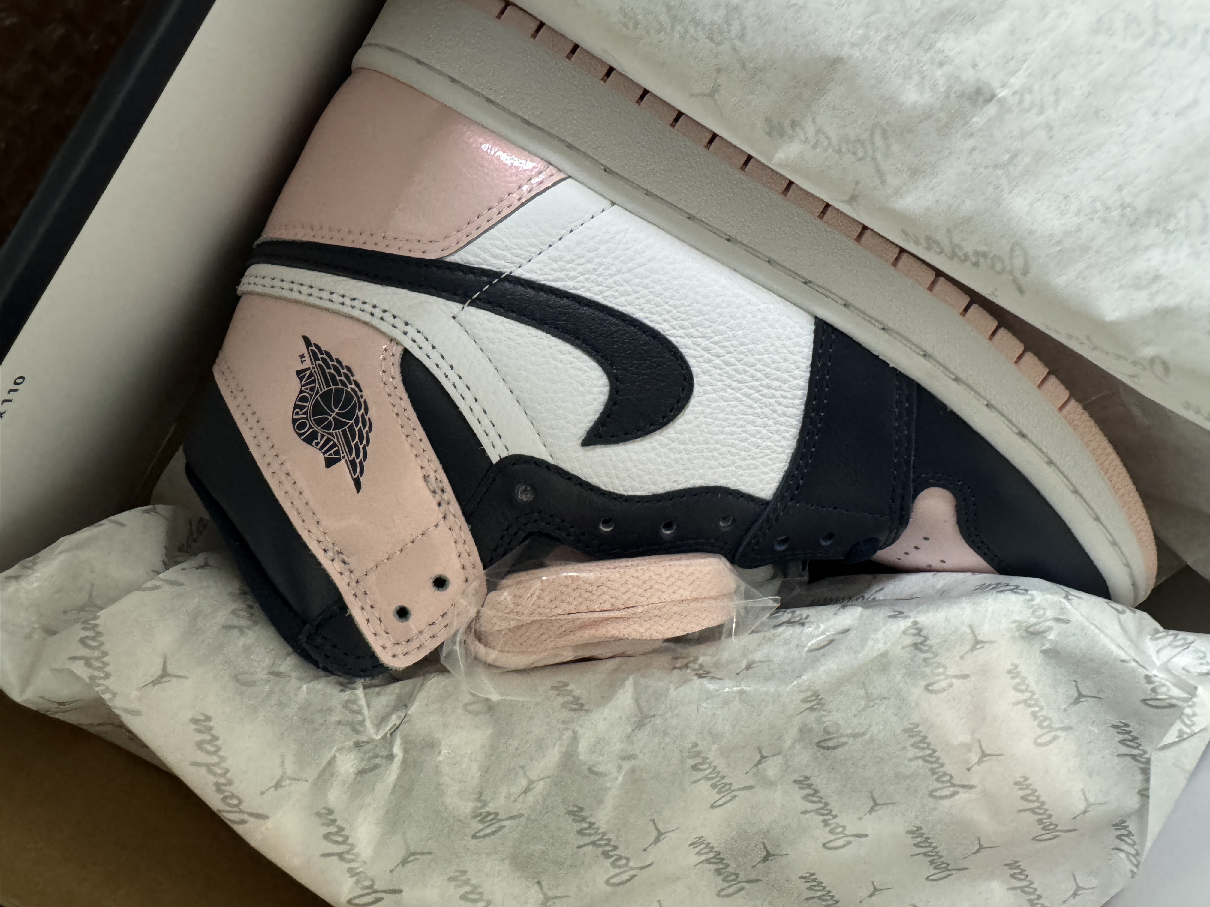 (W) Jordan 1 Retro High OG Atmosphere 착용 스타일