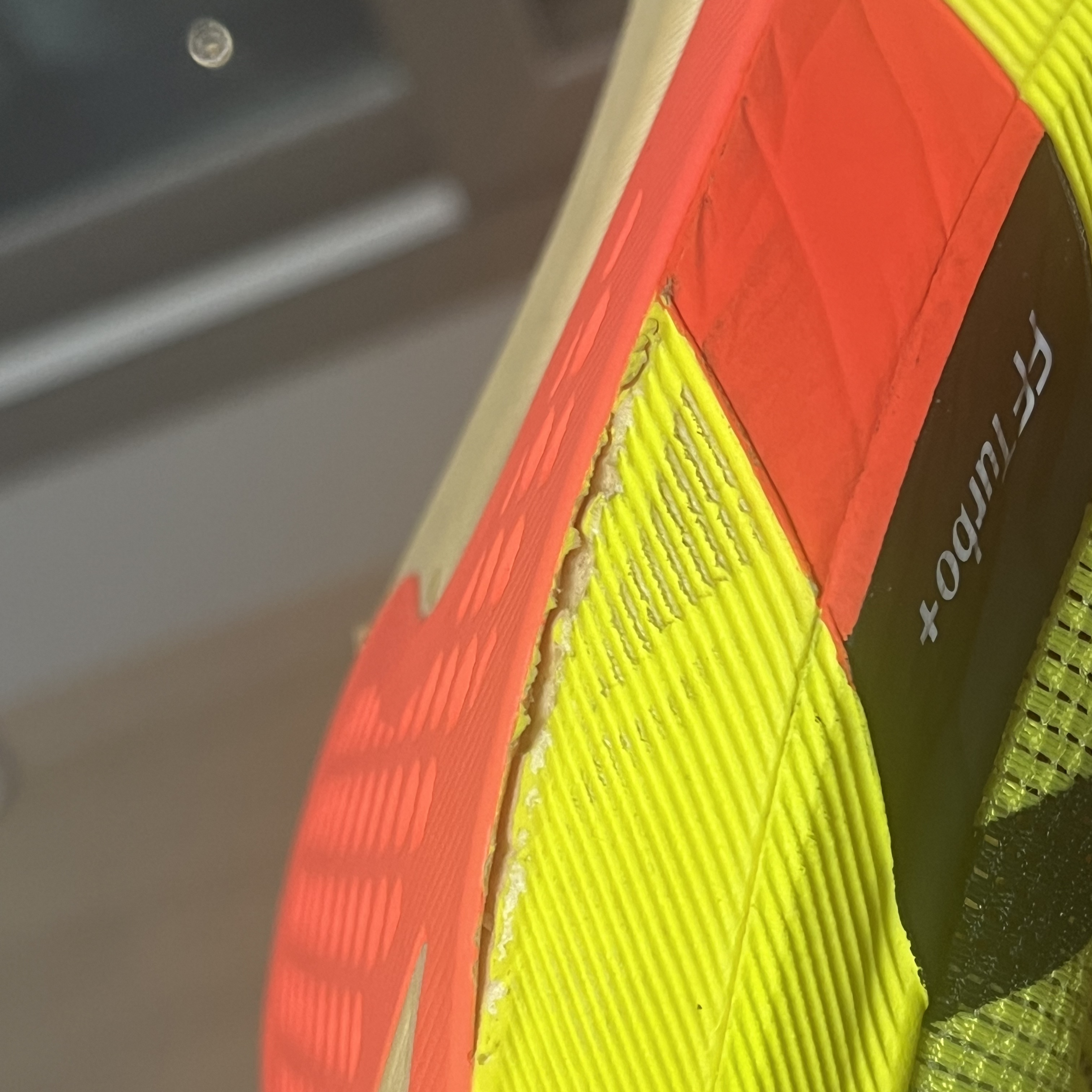 Asics Metaspeed Sky Paris Safety Yellow Black 착용 스타일 - 3