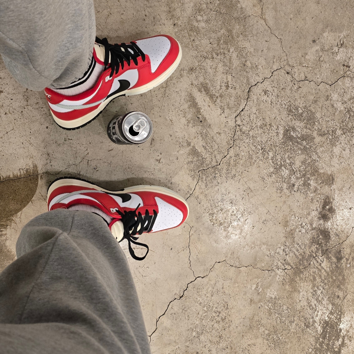 Nike Dunk Low Retro PRM University Red Black 착용 스타일