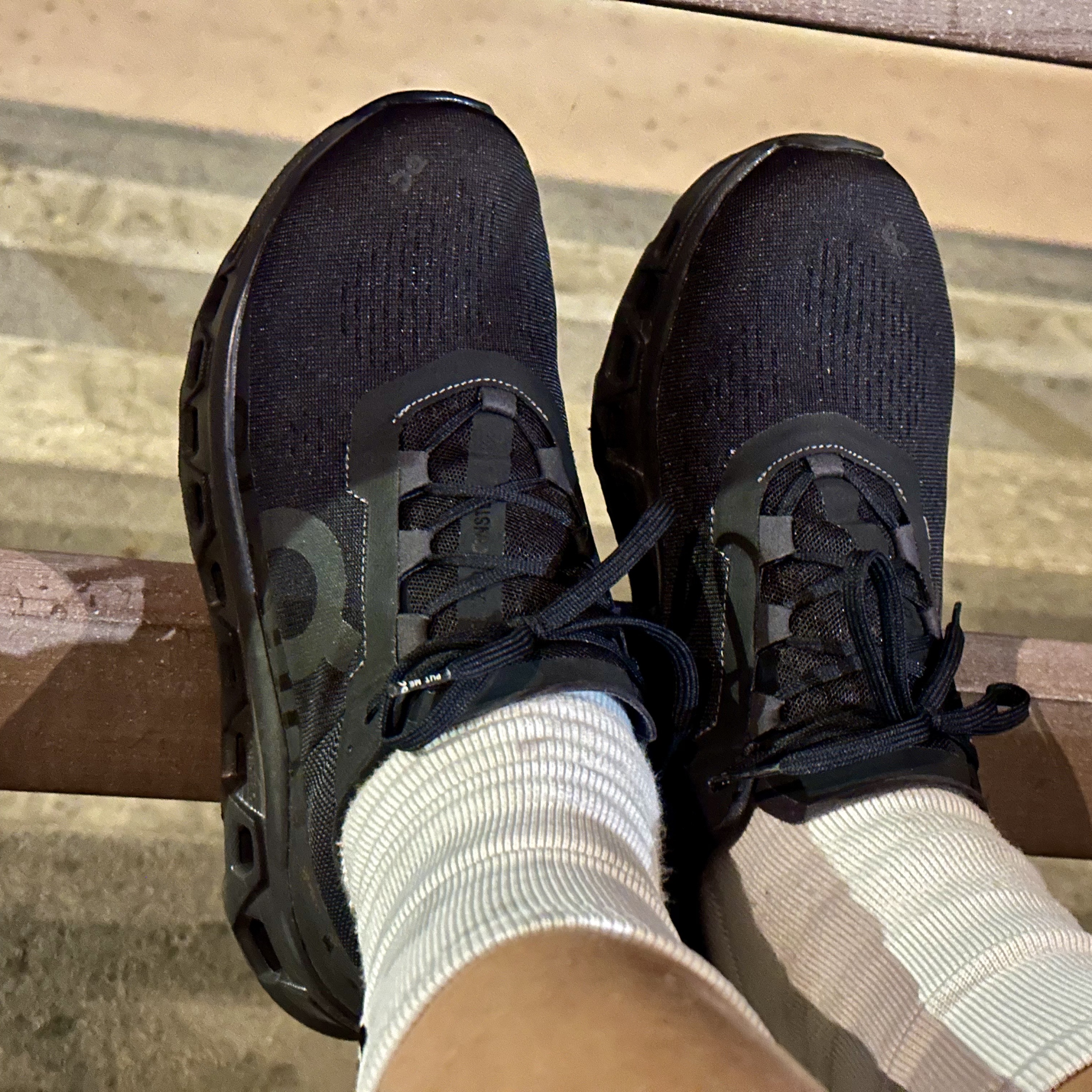 On Running Cloudmonster All Black 착용 스타일 - 2
