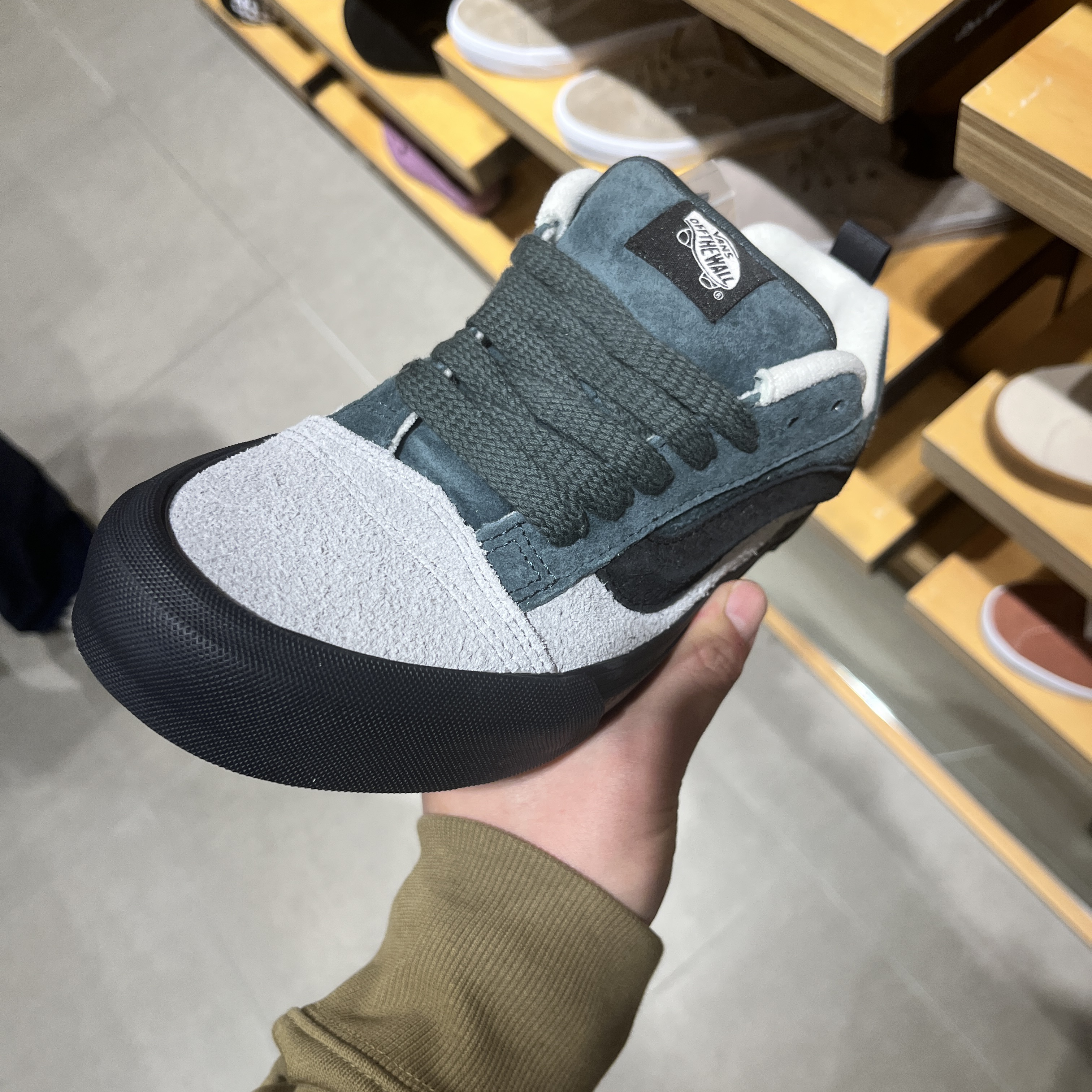Jordan 1 x Travis Scott Retro Low OG SP Reverse Olive, Supreme x Nike Denim Short Indigo - 24SS 착용 스타일 - 4