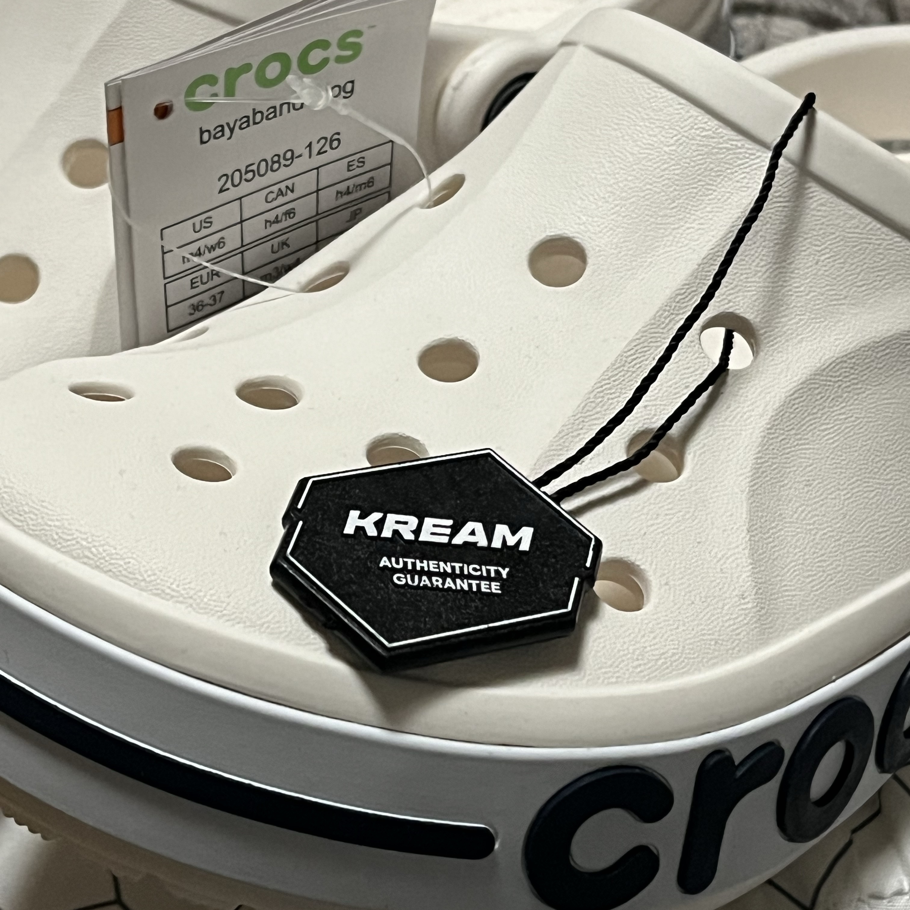 Crocs Bayaband Clog White Navy 착용 스타일