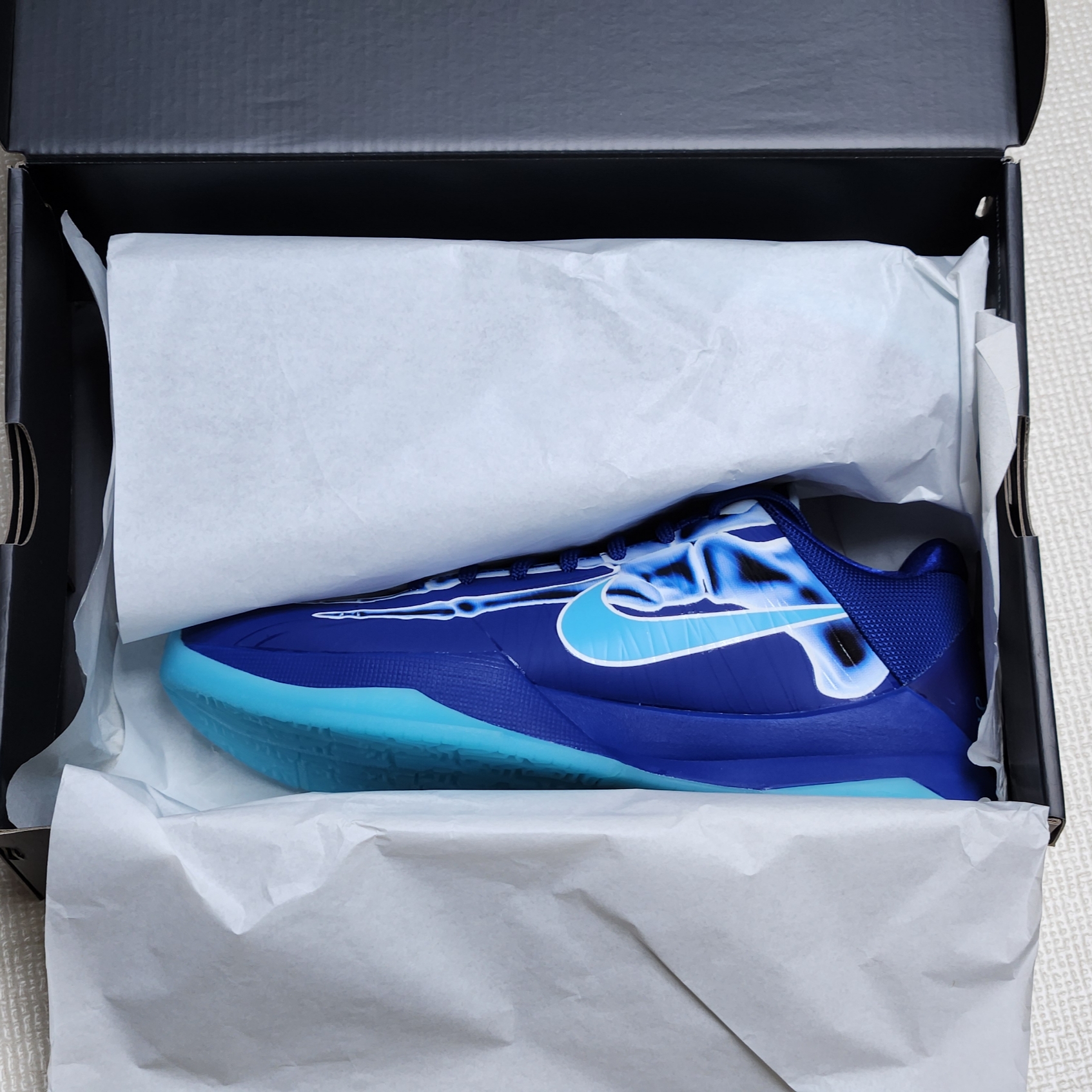 Nike Kobe 5 Protro Deep Royal Blue 착용 스타일 - 1