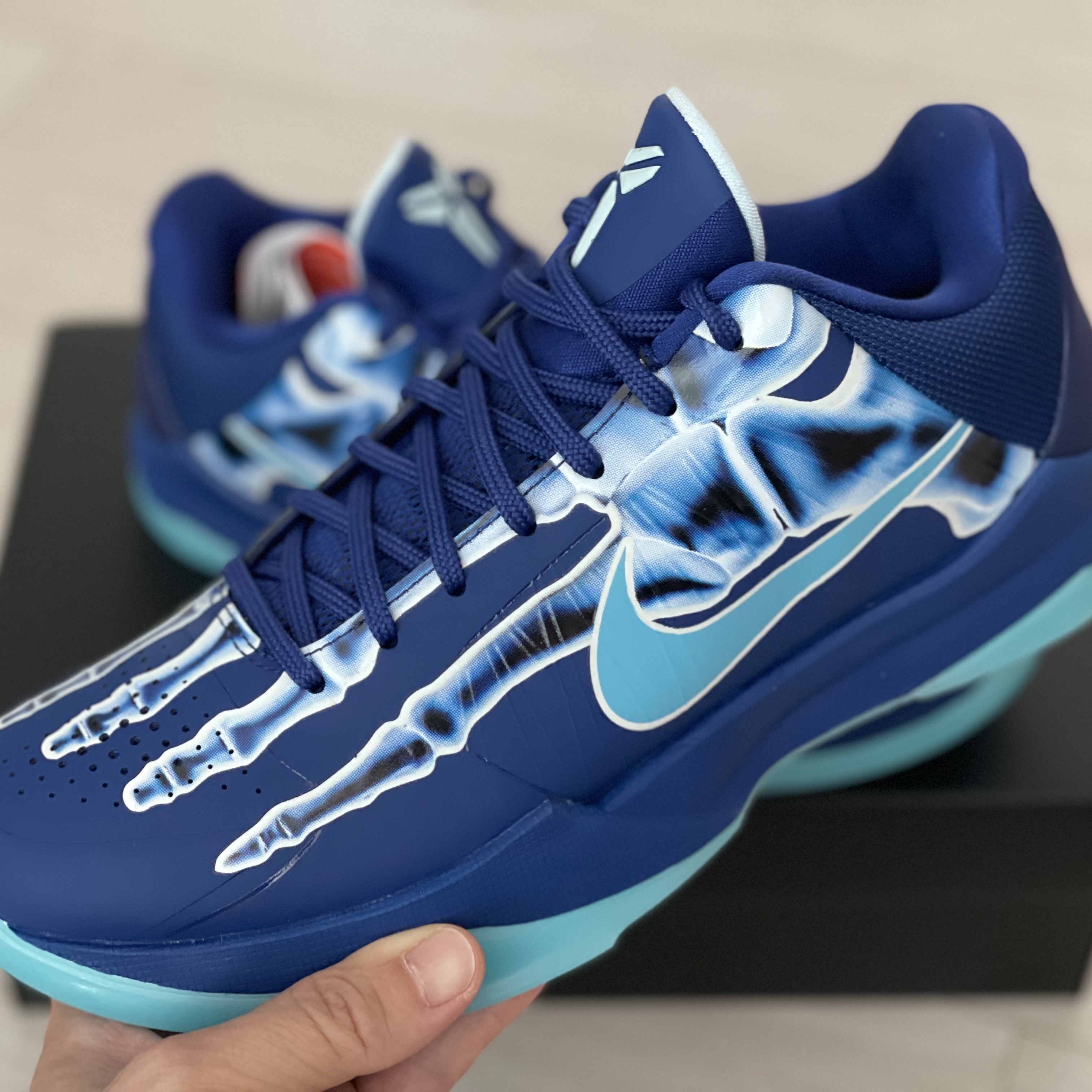 Nike Kobe 5 Protro Deep Royal Blue 착용 스타일