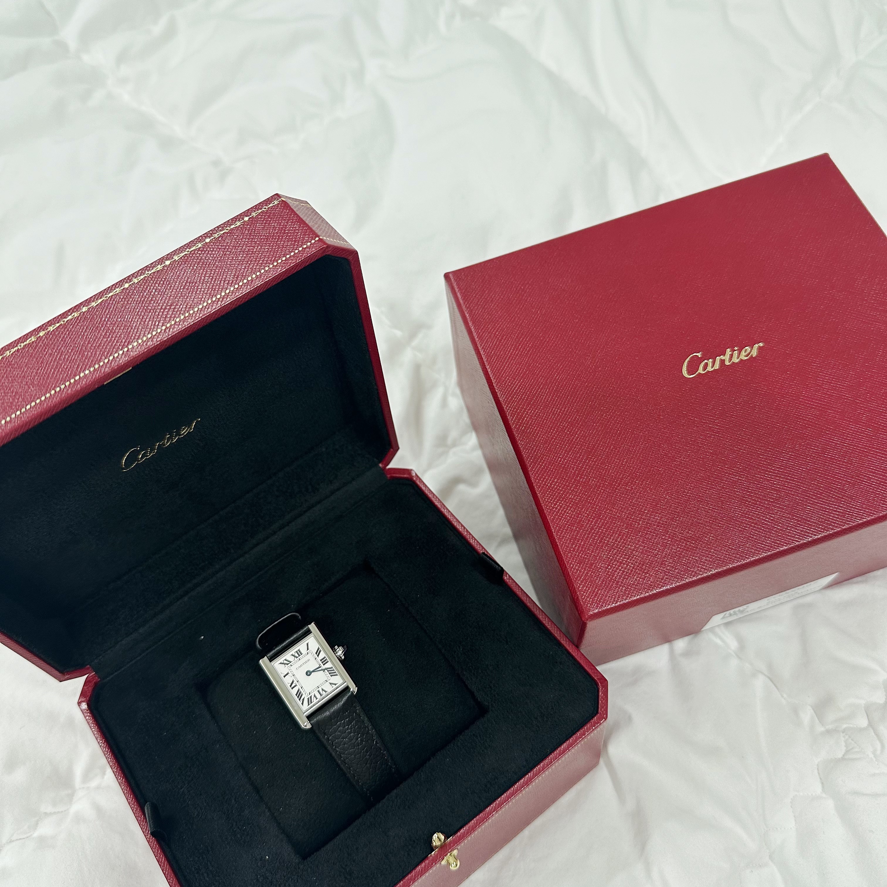 Cartier Tank Must Watch Small Quartz Steel Calfskin Black 착용 스타일