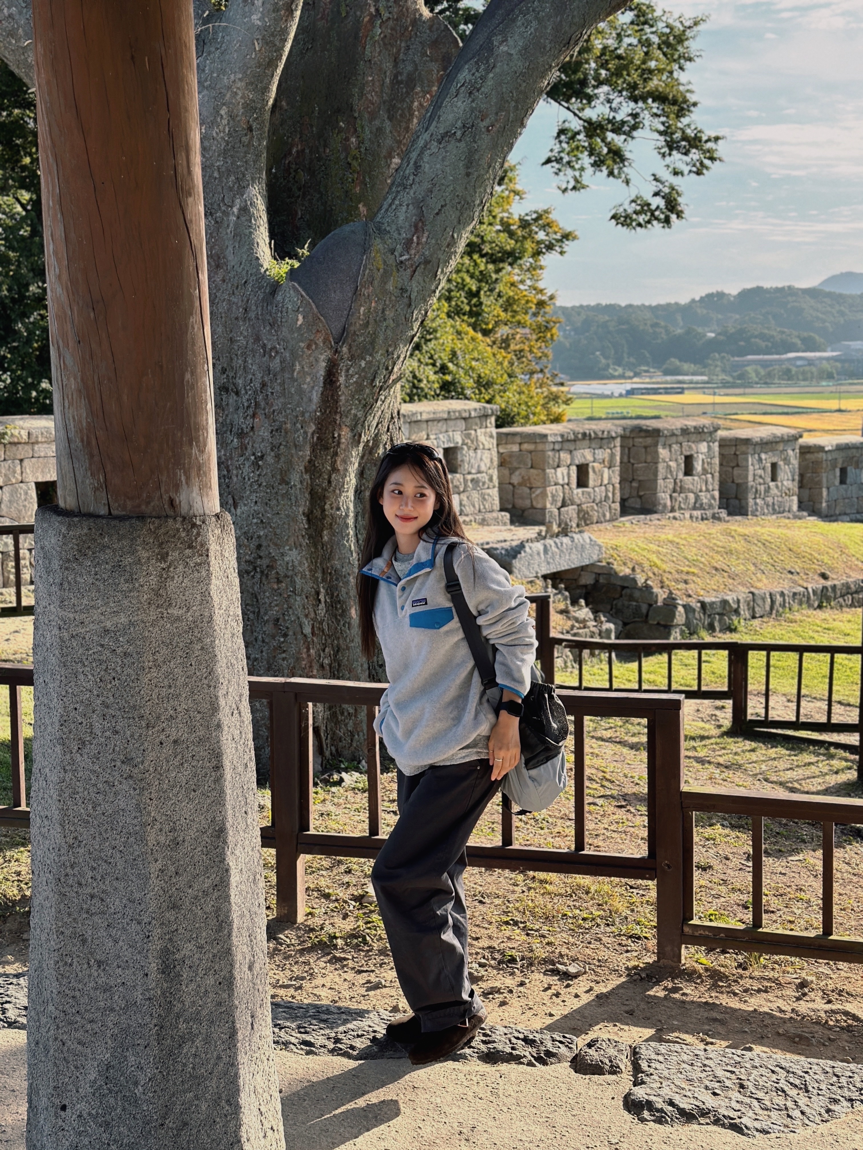 (W) Patagonia Lightweight Synchilla Snap-T Fleece Pullover Oatmeal Heather Vessel Blue 착용 스타일 - 1