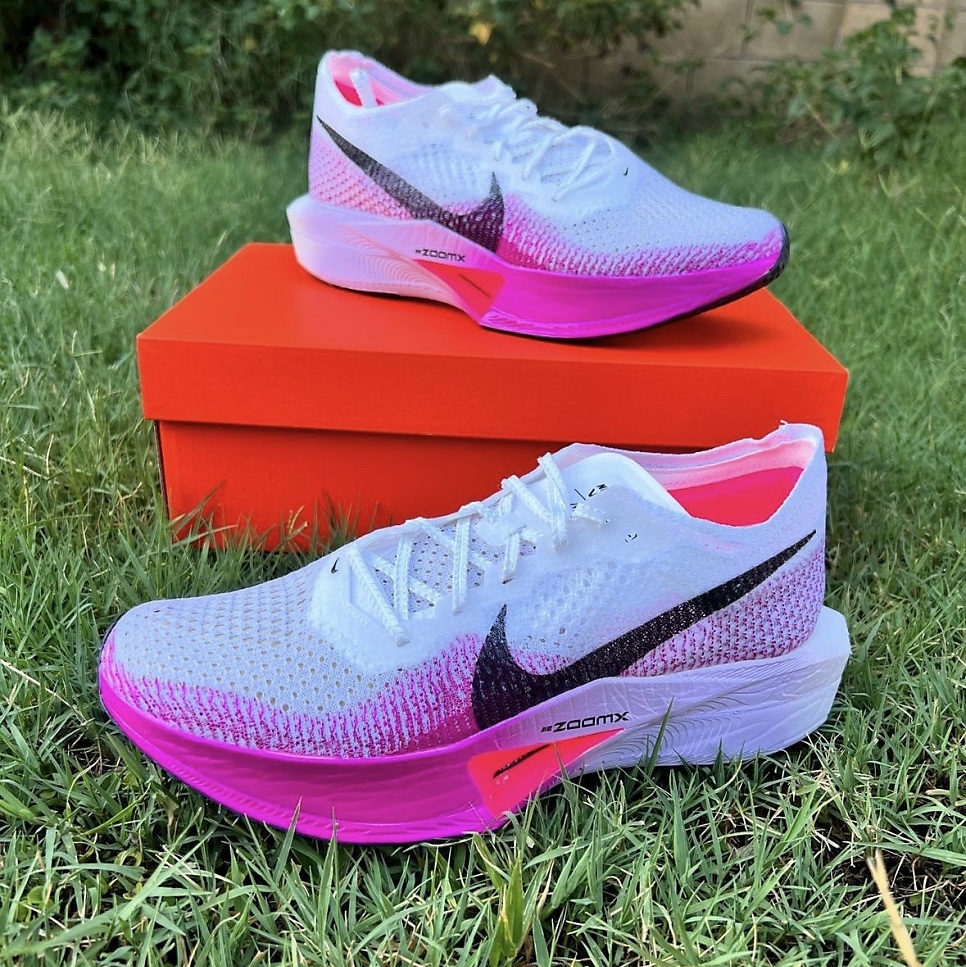 Nike ZoomX Vaporfly Next% 3 White Vivid Purple 착용 스타일