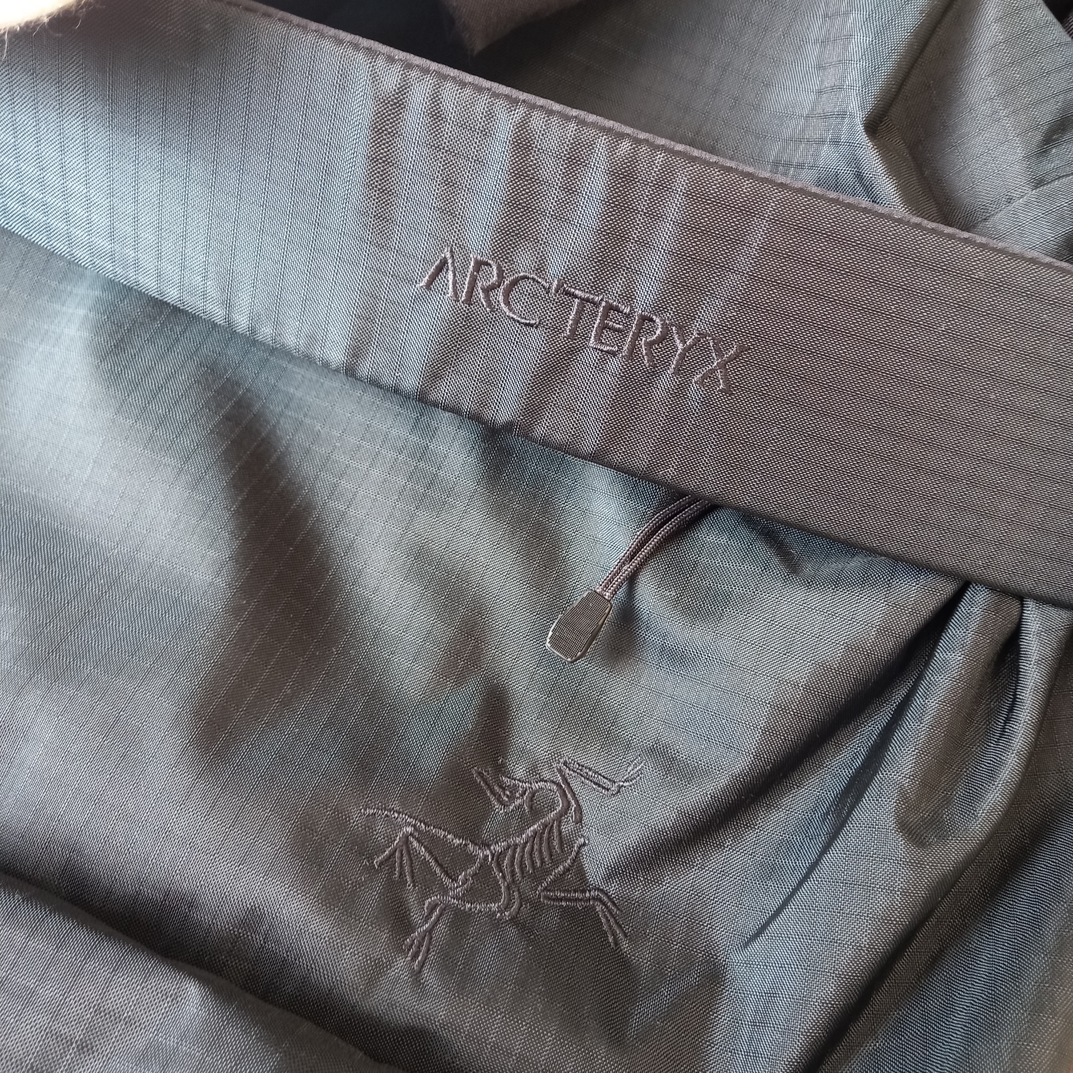 Arc'teryx Merino Wool Grotto Mid Sock White Stratus, Arc'teryx Cronin Cotton Pants Tatsu 착용 스타일 - 7