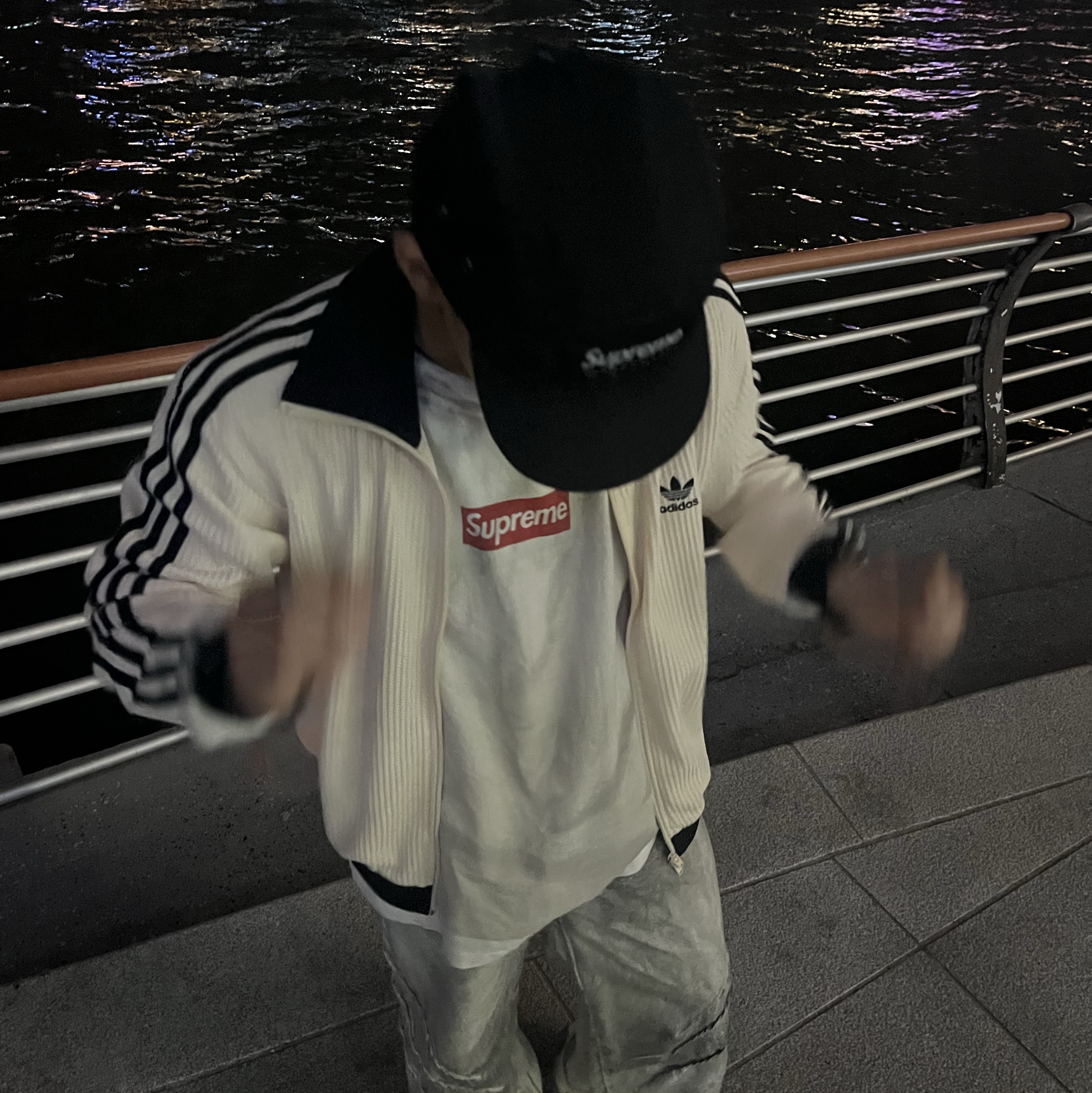 Balenciaga 3XL Sneakers Beige, Adidas Waffle Beckenbauer Track Top Wonder White - KR Sizing 착용 스타일 - 2