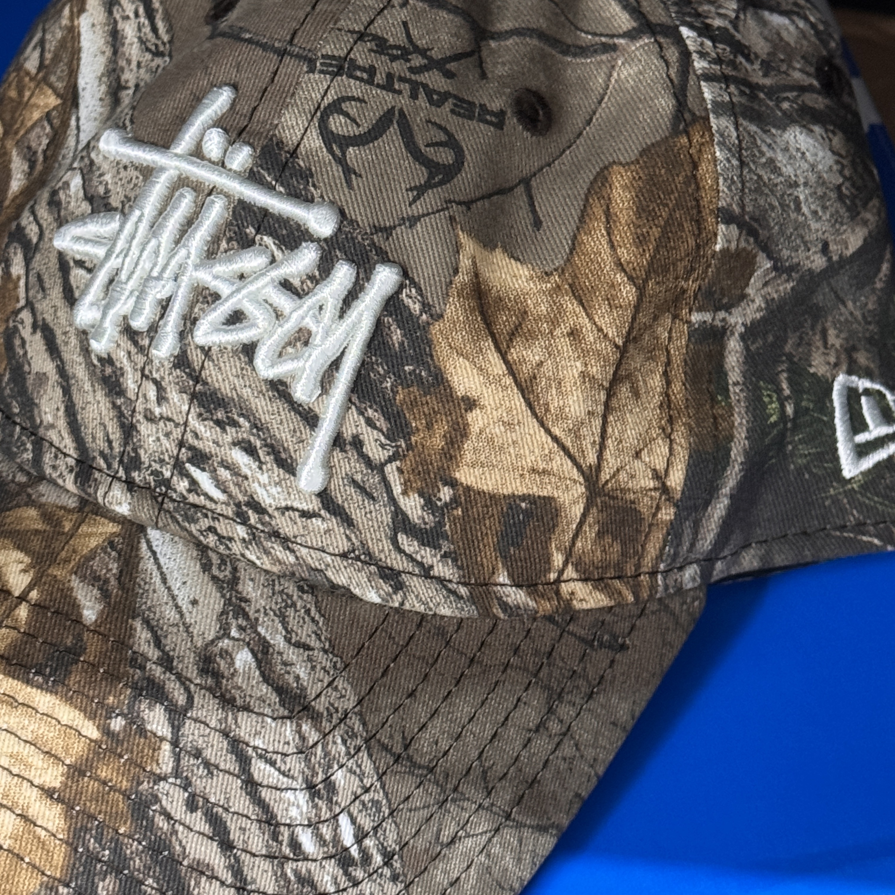 Stussy Basic New Era 9Twenty Basic Strapback Real Tree Edge 착용 스타일