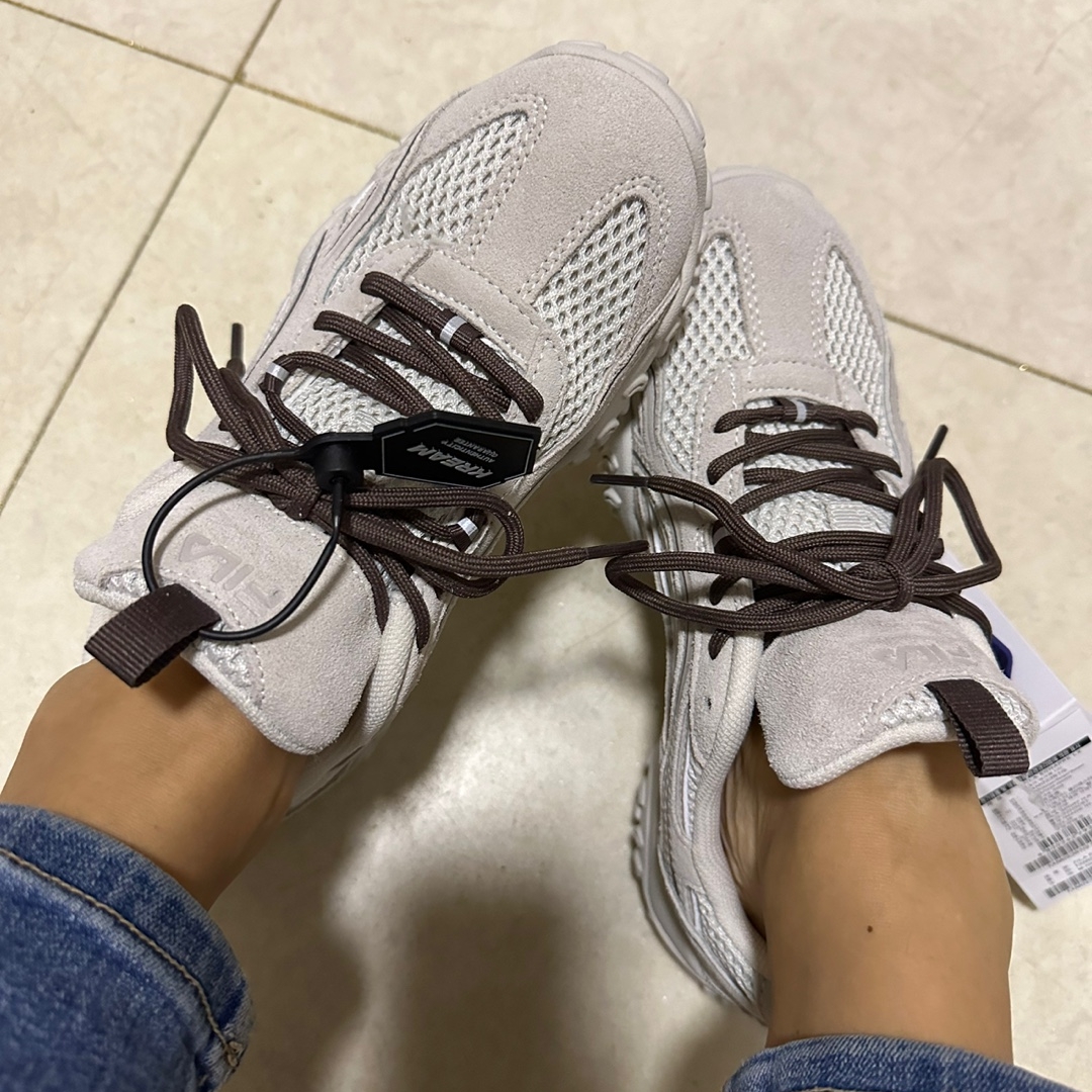 Fila Echappe LX Beige 착용 스타일