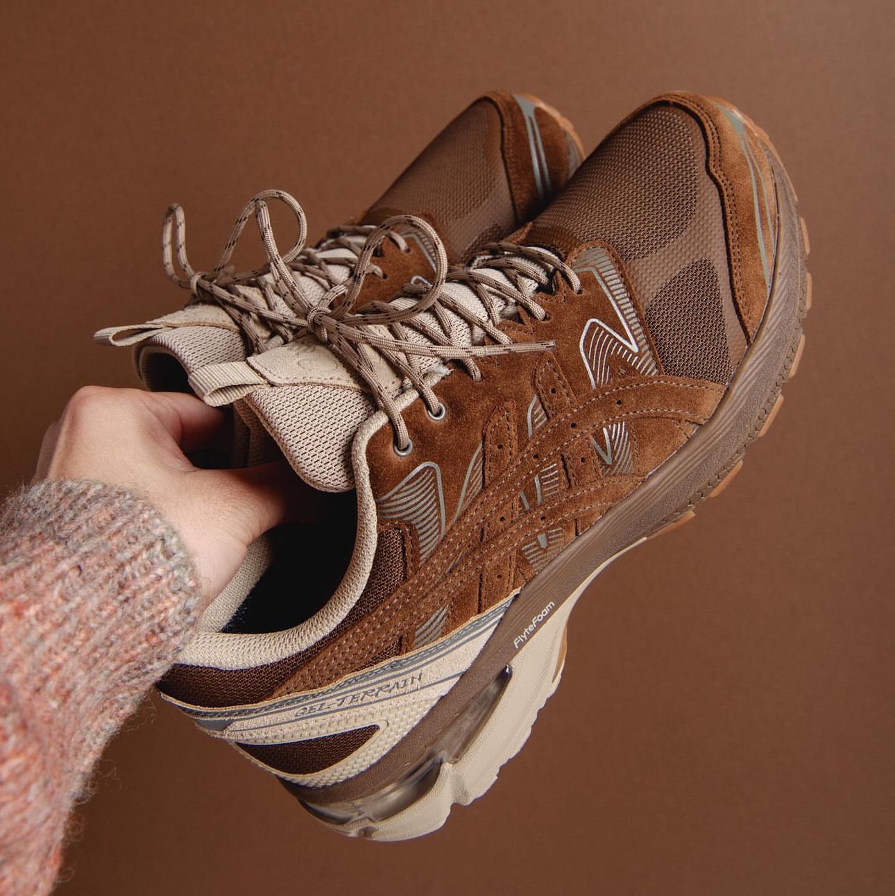 Asics x Nonnative Gel Terrain Brown Storm 착용 스타일 - 1