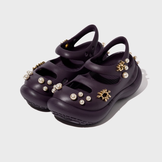 (W) Crocs Phaedra Embellished Currant 착용 스타일 - 1