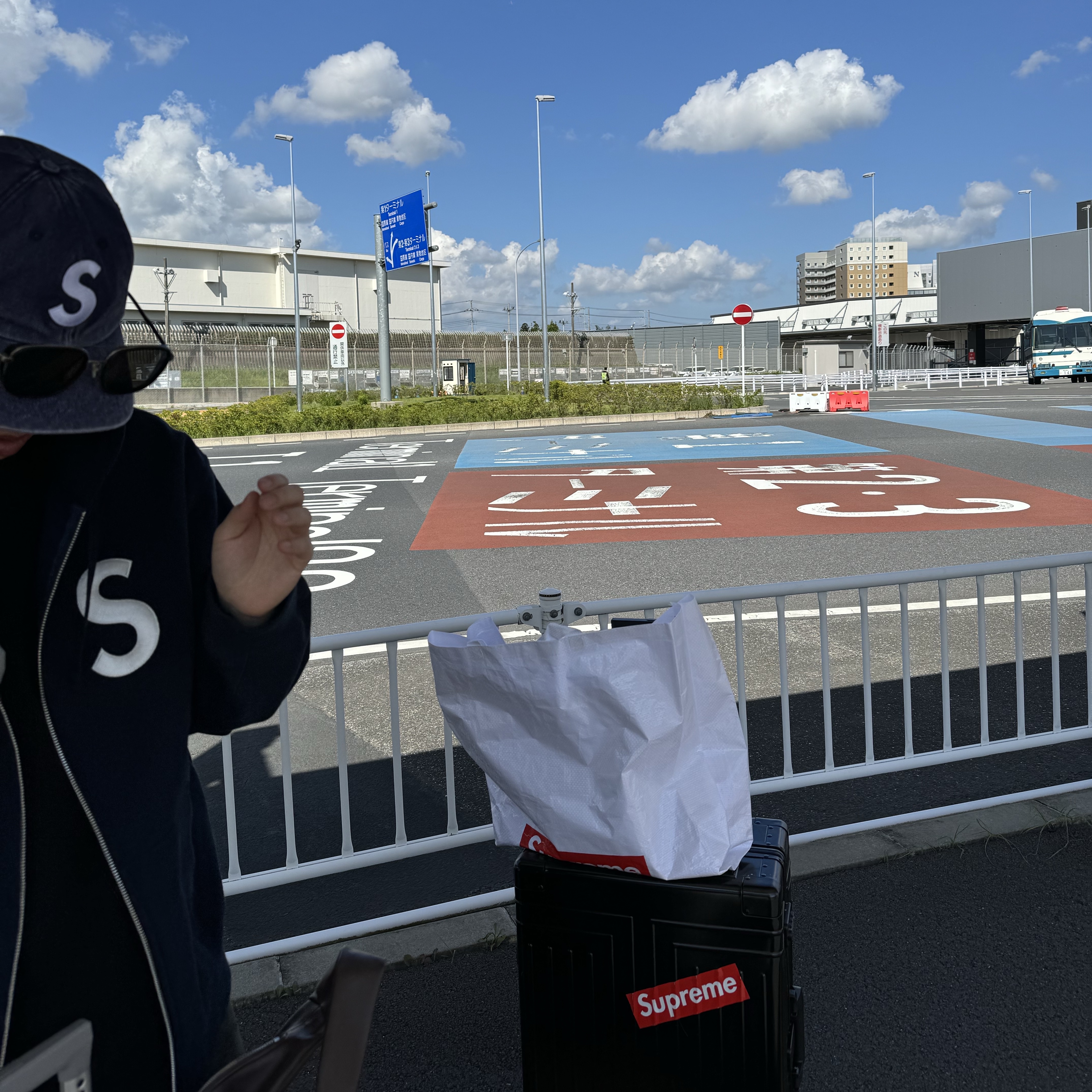 Supreme Pigment S Logo 6-Panel Navy - 24FW, Supreme S Logo Zip Up Hooded Sweatshirt Navy - 24FW 착용 스타일