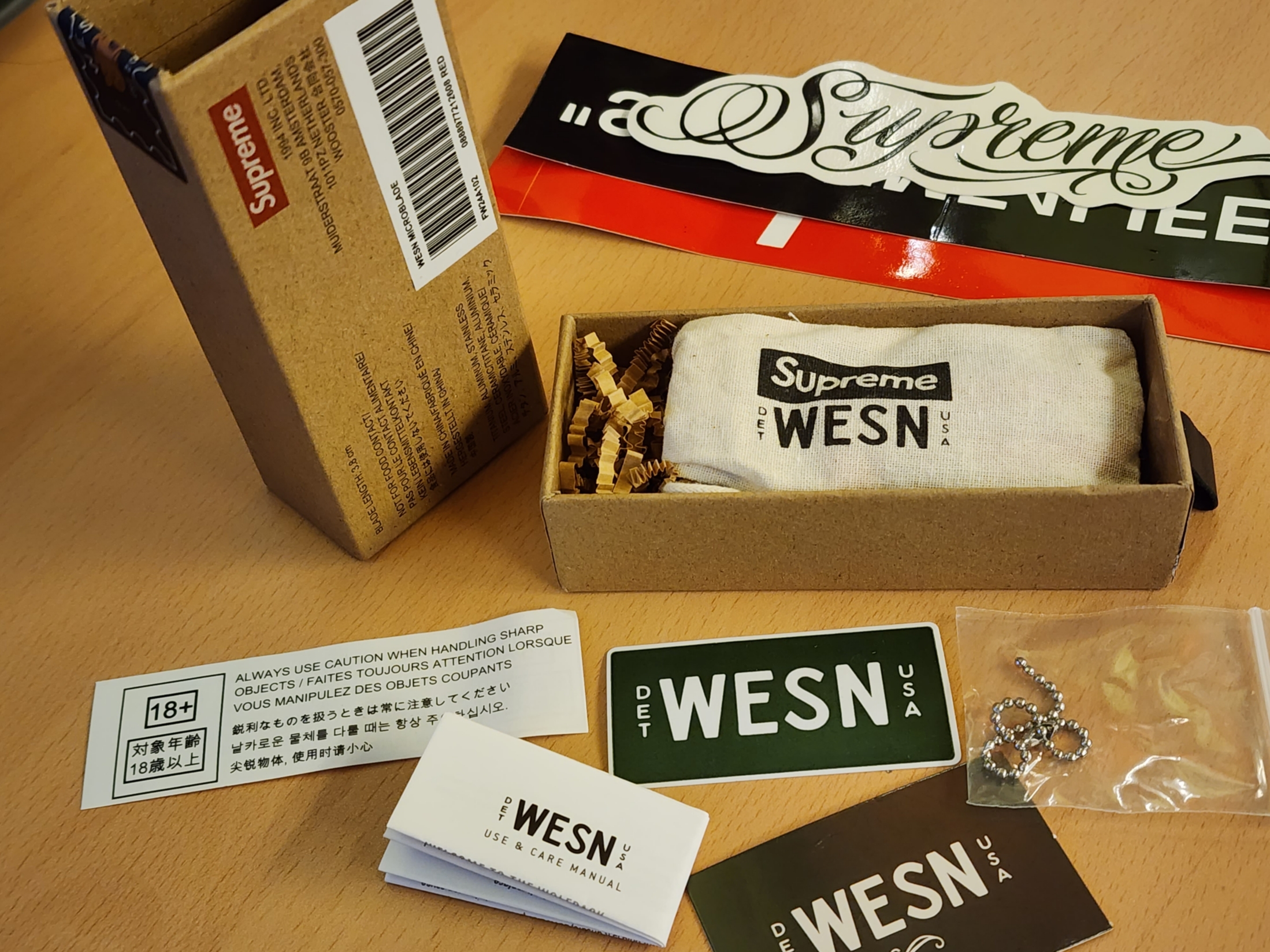 Supreme x WESN Microblade Red - 24FW 착용 스타일 - 4