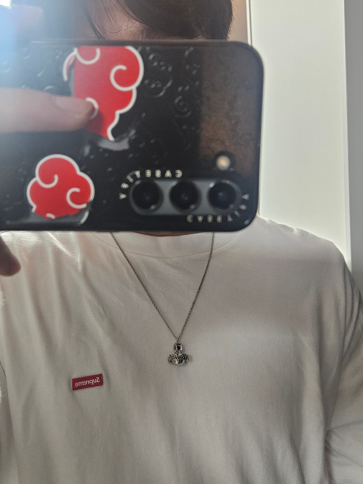 Palace x Vivienne Westwood Orb Pendant Silver - 24FW 착용 스타일