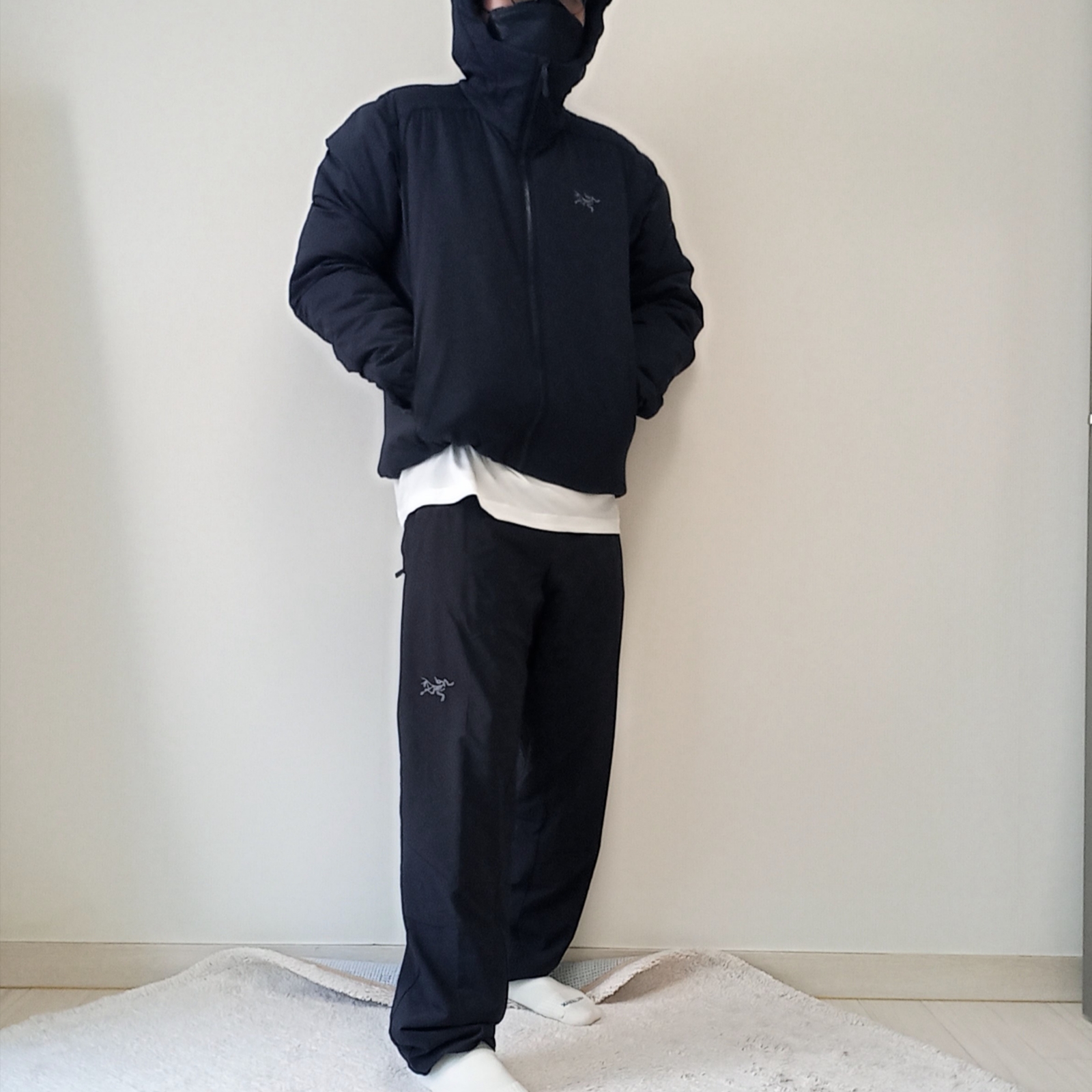 Arc'teryx Small Bird Cap Black, Arc'teryx Atom Heavyweight Hoody Black 착용 스타일 - 2
