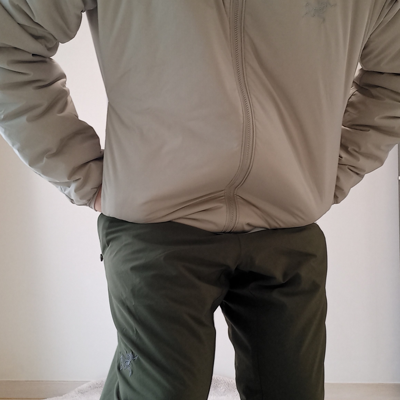 Arc'teryx Atom Heavyweight Hoody Rune, Arc'teryx Small Bird Cap Black 착용 스타일 - 5