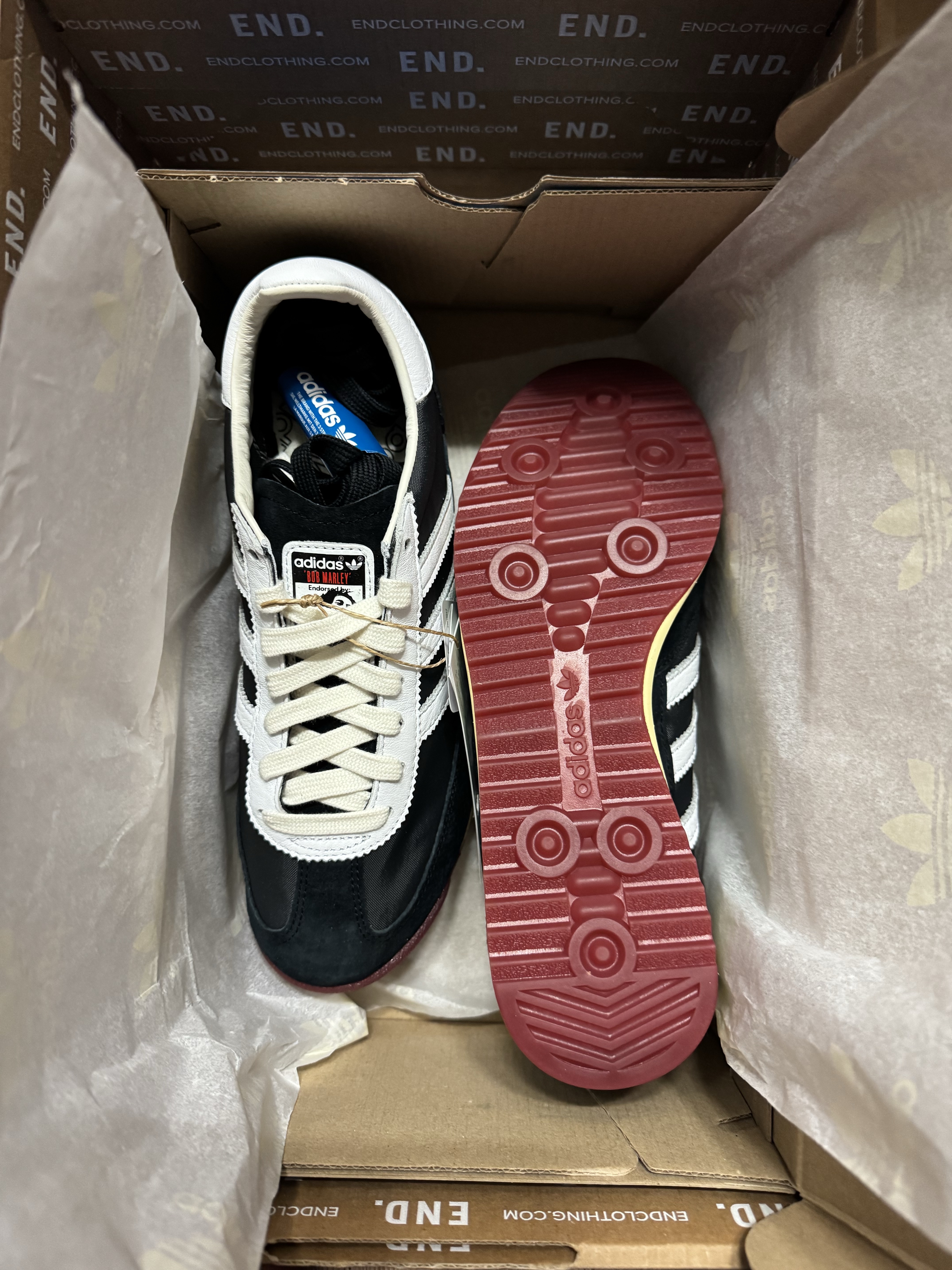 Adidas x Wales Bonner SL 72 Knit Brown, Nike Brazil 1998 Reissue Soccer Replica Track Jacket White (FZ6681-100) 착용 스타일 - 7