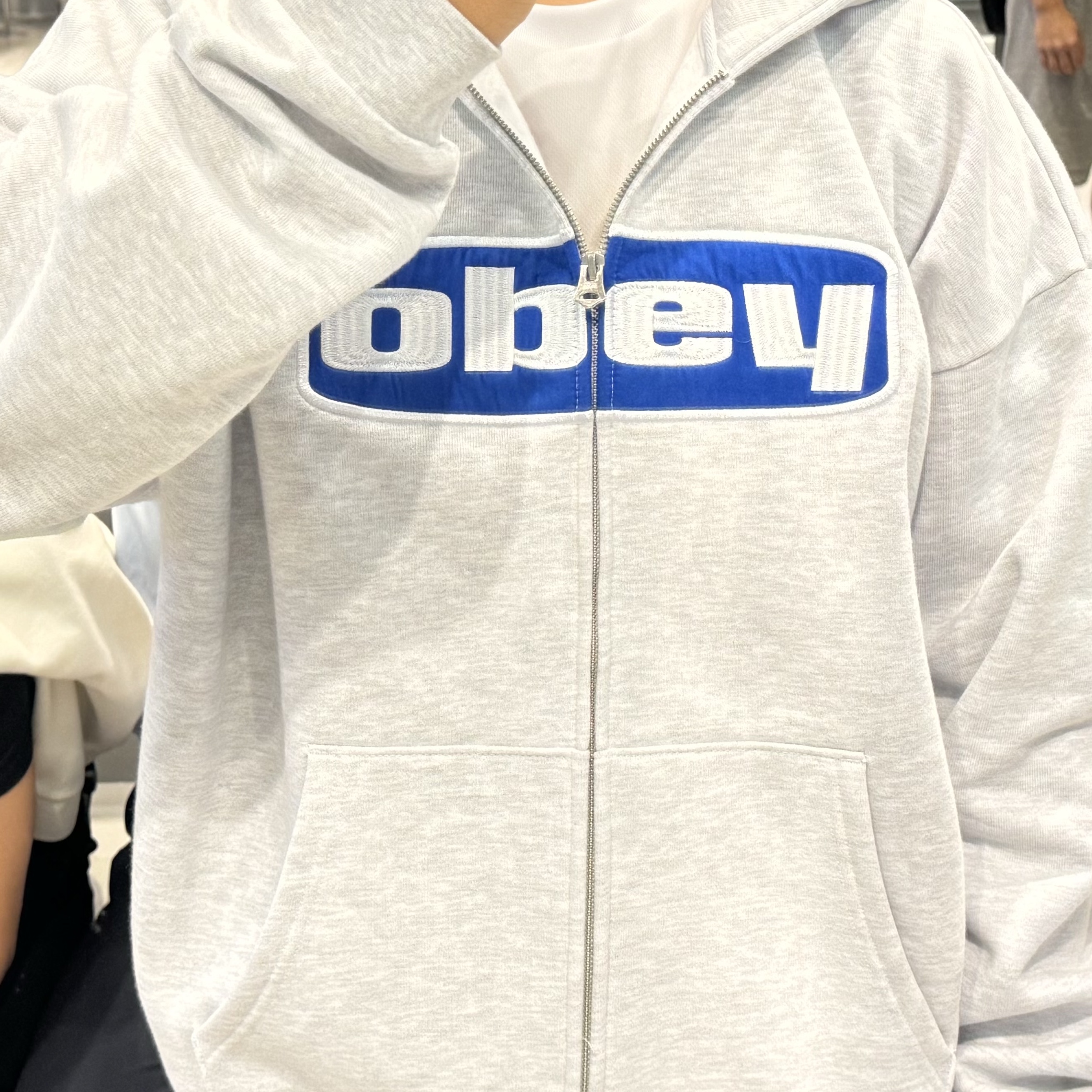 IAB Studio x Obey Icon Extra Heavy Zip Hoodie Grey Heather 착용 스타일