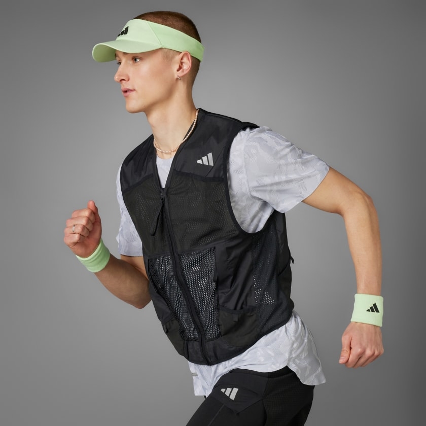 Adidas Ultimate Pocket Vest Black - US Sizing 착용 스타일 - 1