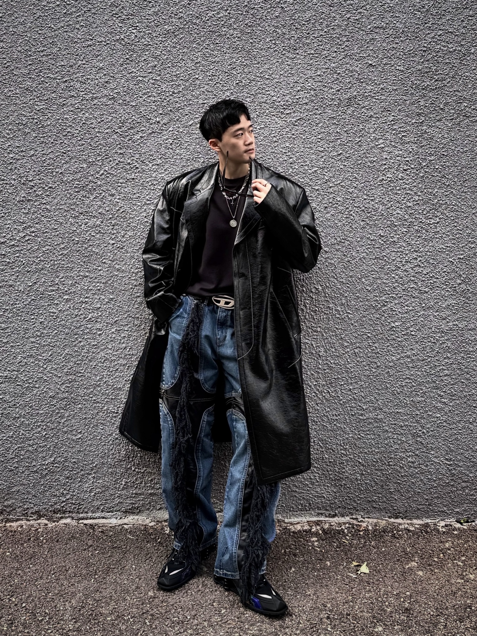 Diesel B-1DR Leather Belt with D Buckle Black, Thug Club Mohican Leather Denim Pants Blue Black - 24FW 착용 스타일 - 5