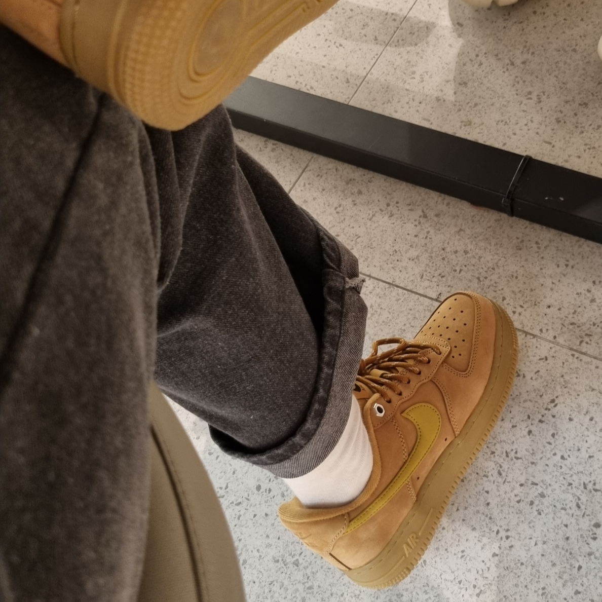 (W) Nike Air Force 1 '07 WB Flax Wheat 착용 스타일