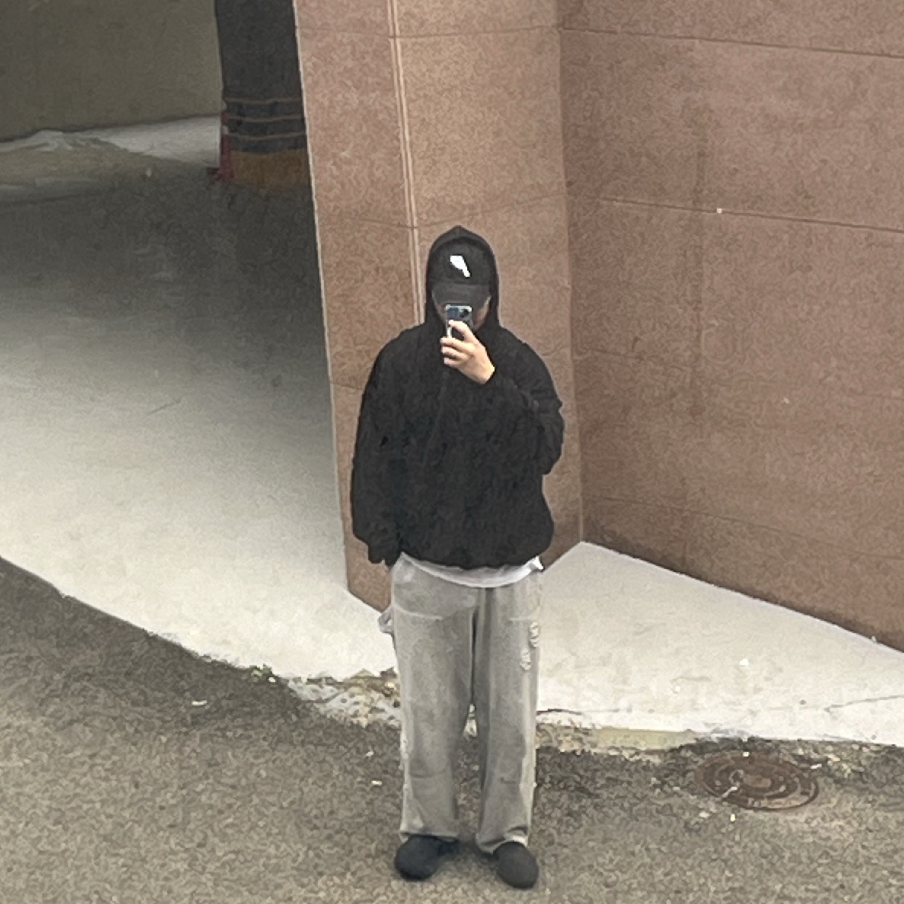 Adidas Yeezy Knit RNR Fade Onyx, Flavorism Destroyed Carpanter Wide Sweat Pants Melange 착용 스타일 - 1