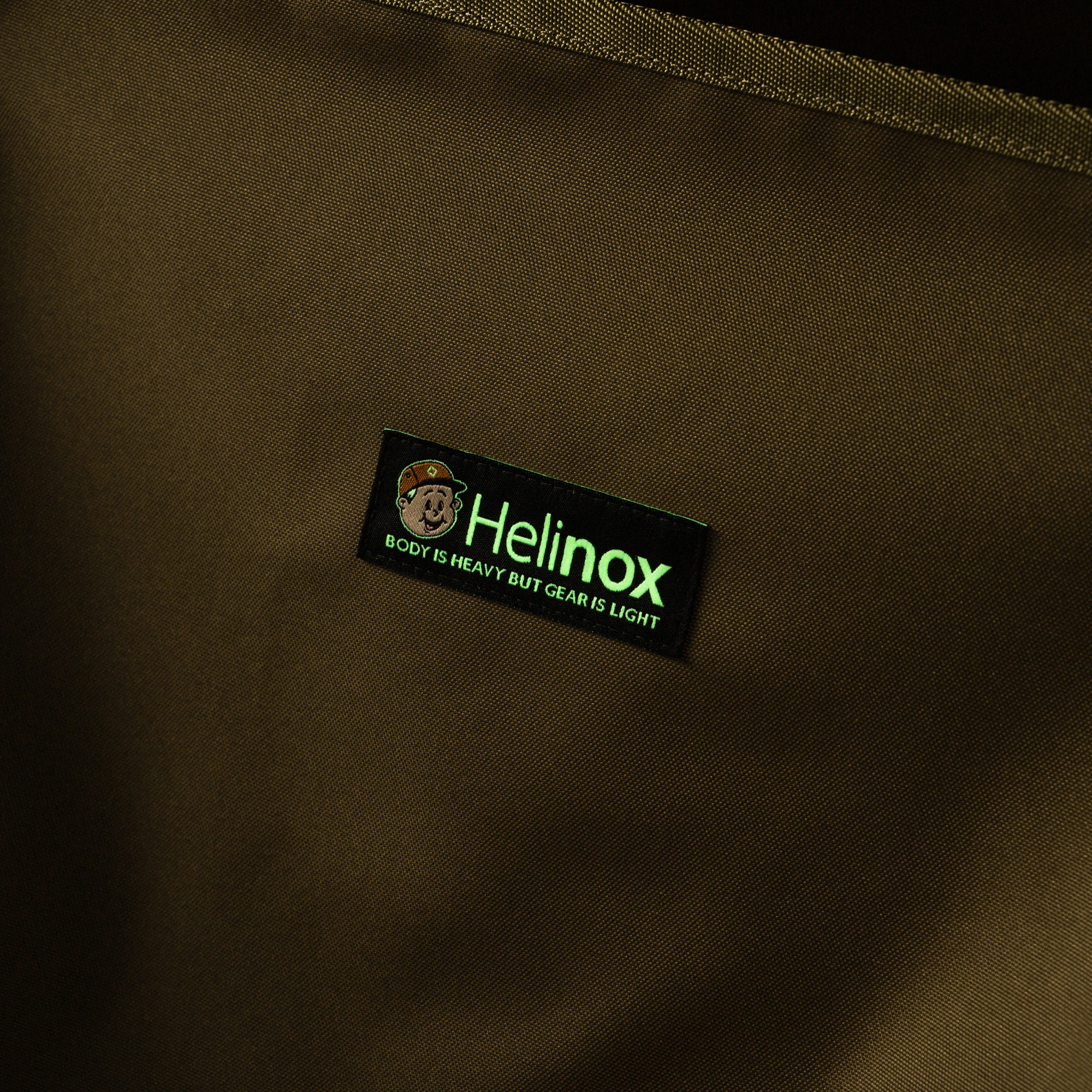 Helinox x BDNS Chair Coyote Tan 착용 스타일 - 4