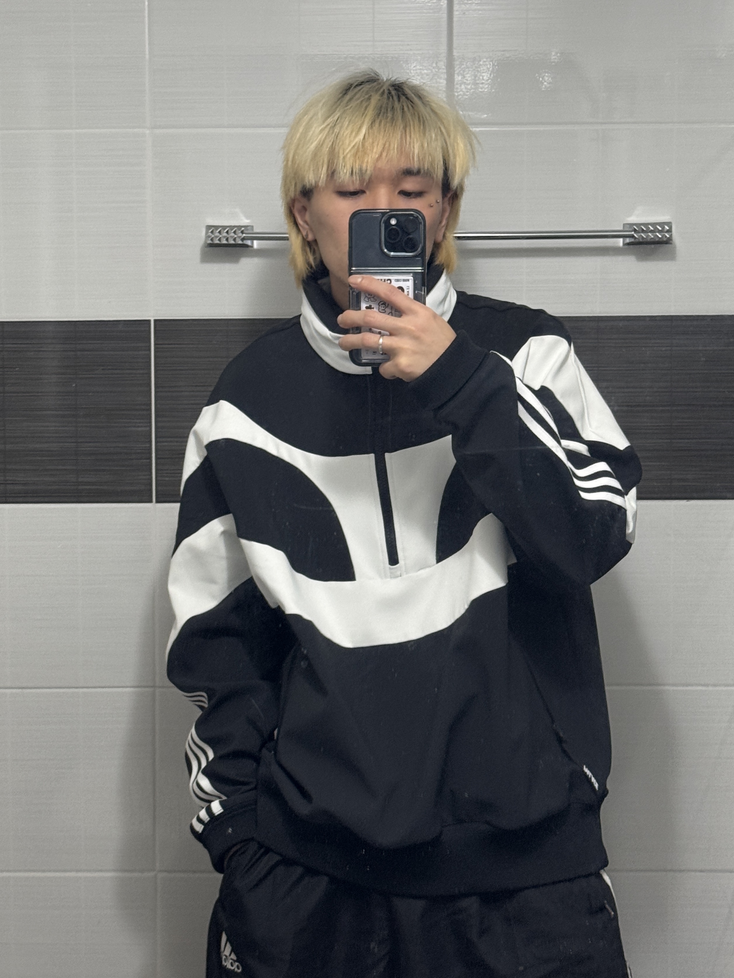 (W) Adidas Adilenium Season 2 Oversized Zip Off Track Pants Gender Neutral Black - KR Sizing 착용 스타일
