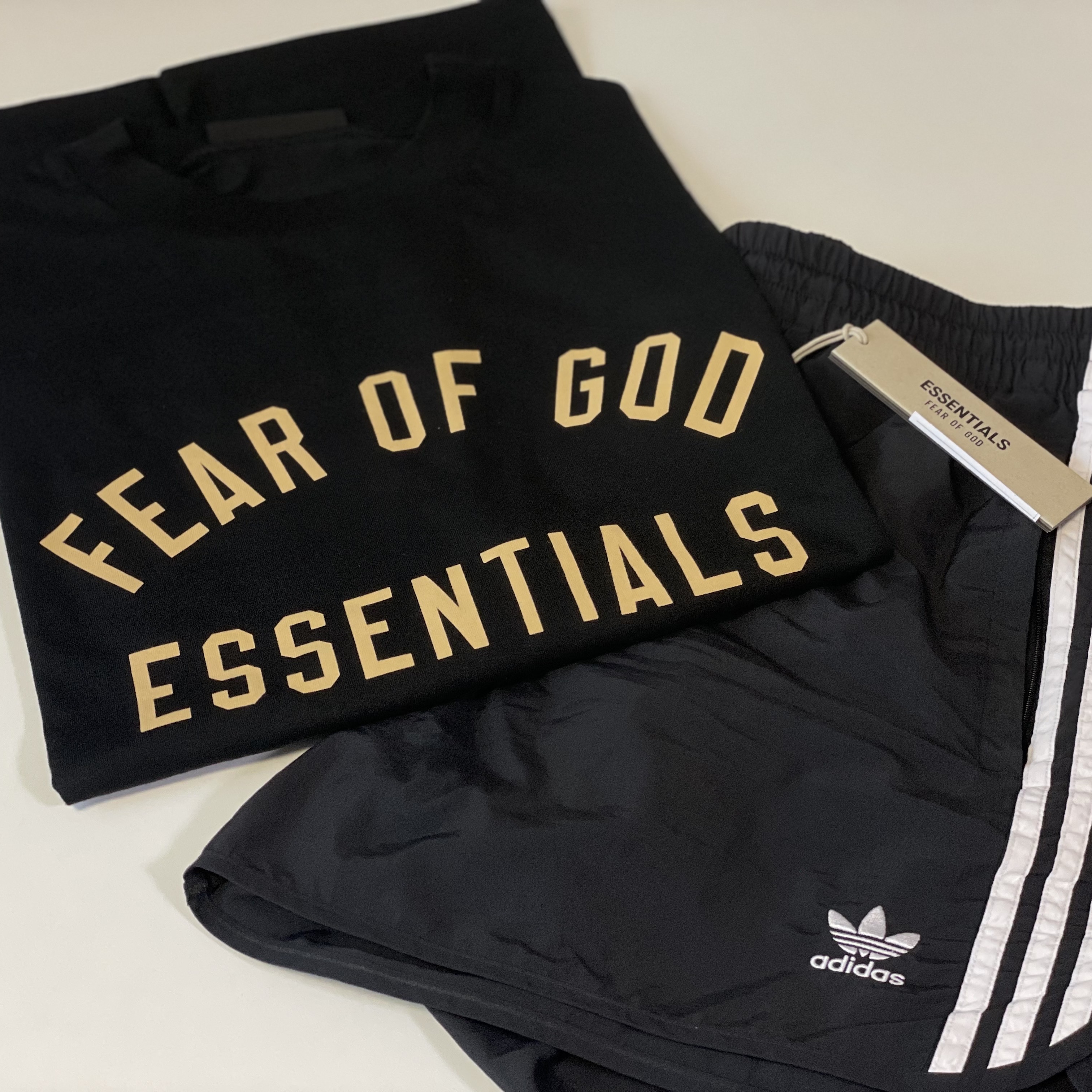 Essentials Jersey Crewneck Tee Black - 24FW, Adidas Adicolor Classic Sprinter Shorts Black - US Sizing 착용 스타일