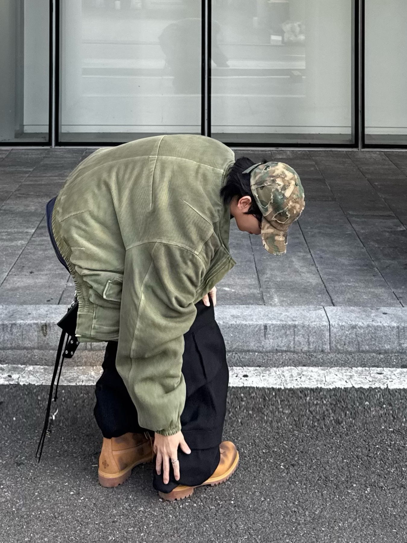 Timberland x Surgery 6 inch Boot Yellow - Wide, Kamien x MJD Double Hole Belt Black Shearling Calfskin 착용 스타일 - 5