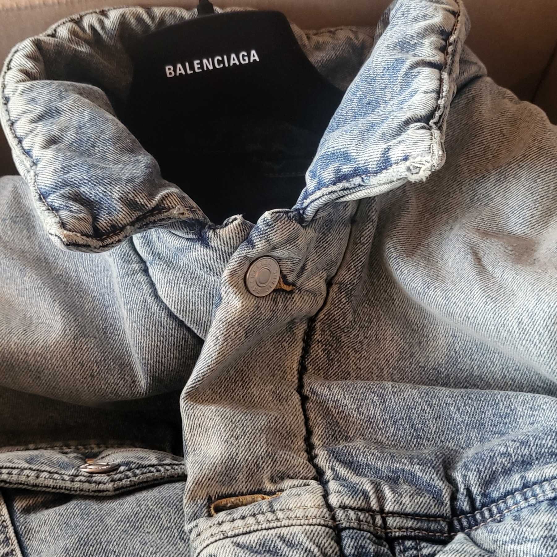 Balenciaga Padded Japanese Denim Jacket Indigo 착용 스타일