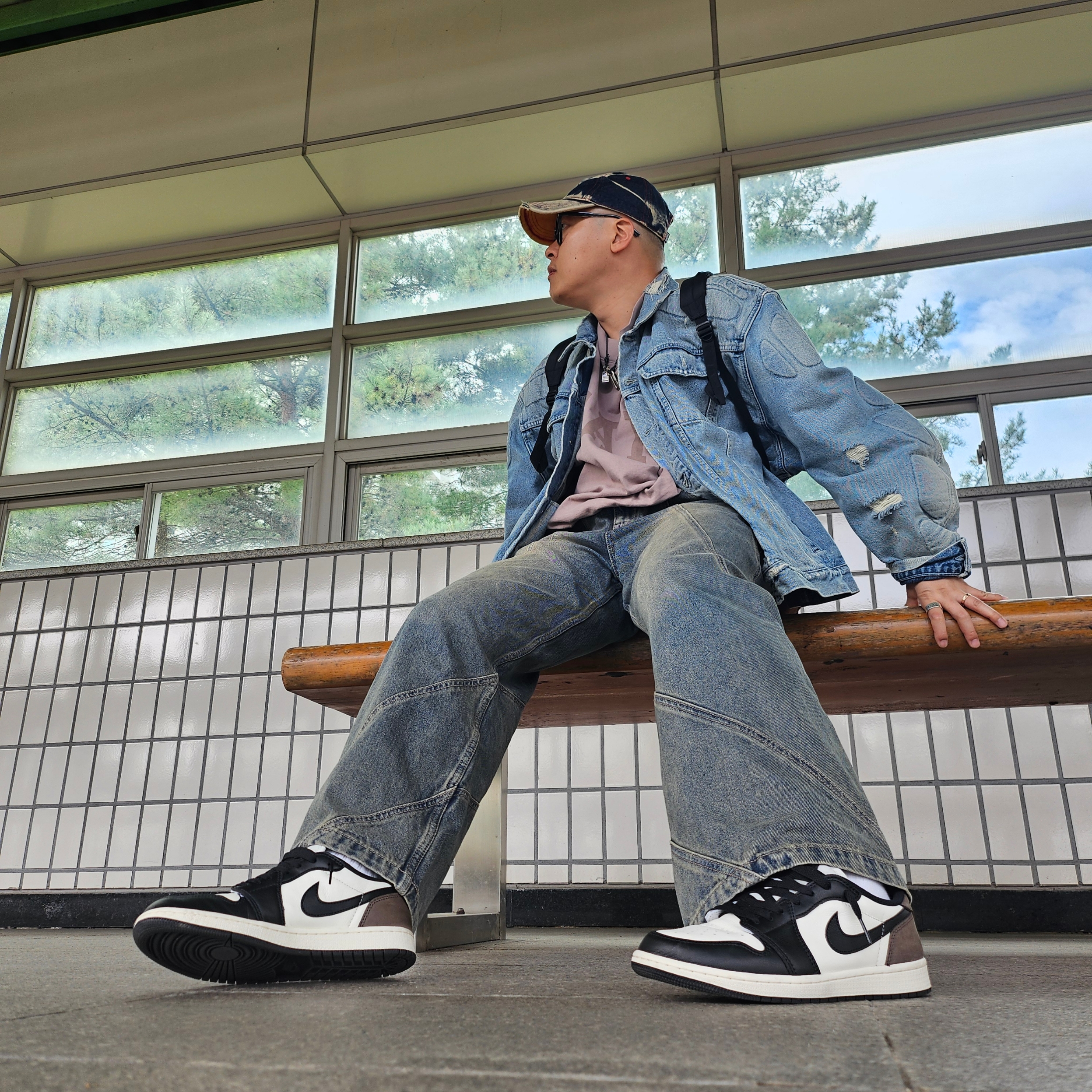 Stussy SS Link Studded Belt Black, Jordan 1 Retro Low OG Mocha 착용 스타일 - 1