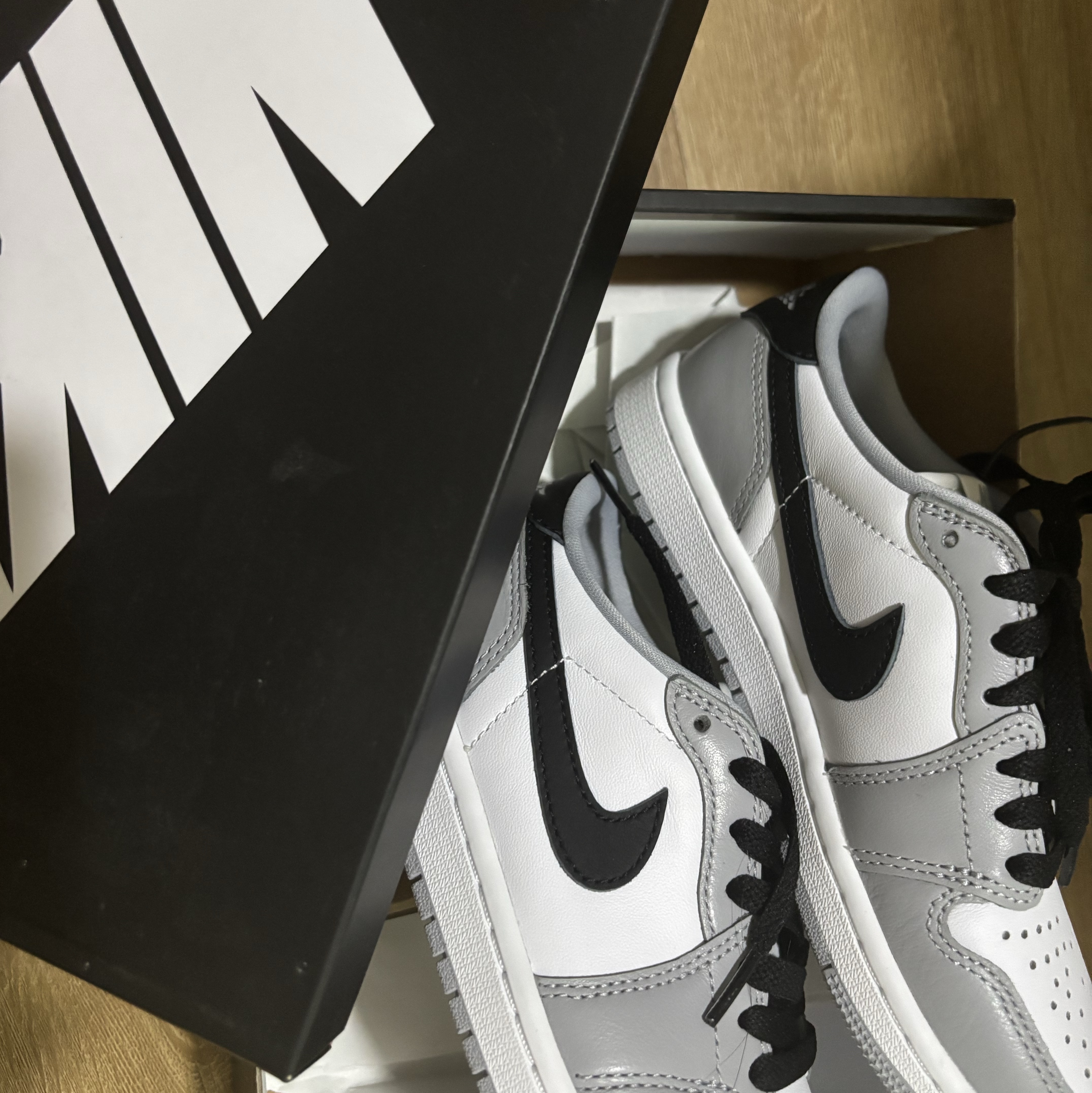 Jordan 1 Retro Low OG Wolf Grey and White 착용 스타일
