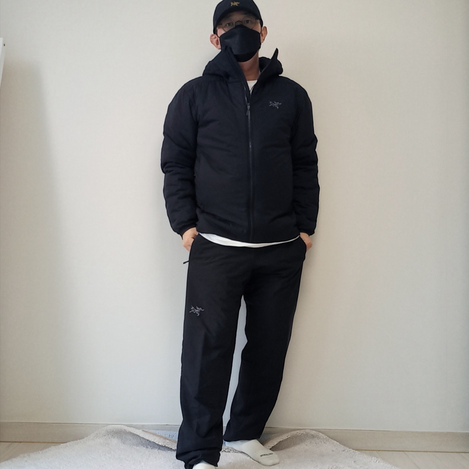 Arc'teryx Small Bird Cap Black, Arc'teryx Atom Heavyweight Hoody Black 착용 스타일 - 1