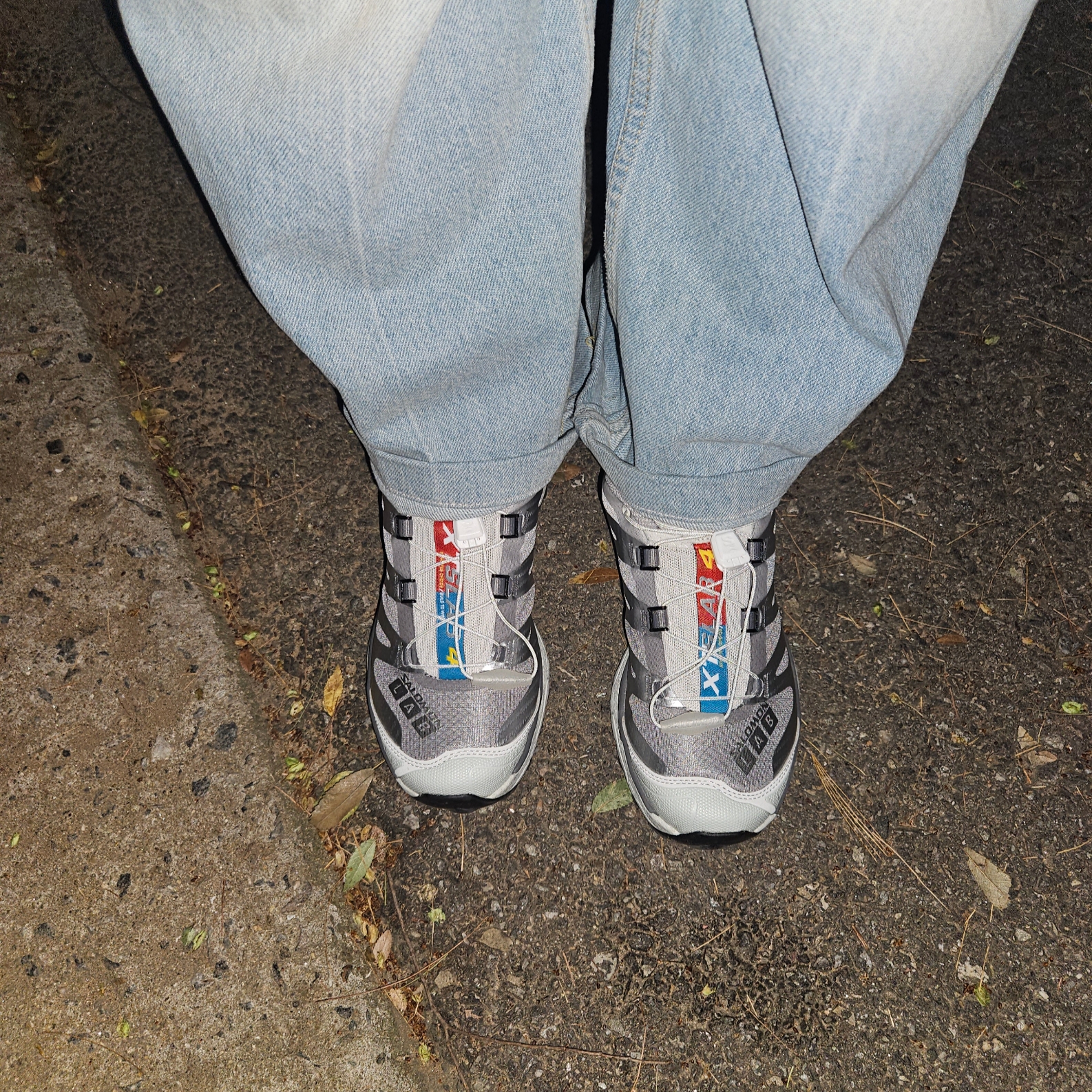 Salomon XT-4 OG Sharkskin Dawn Blue 착용 스타일