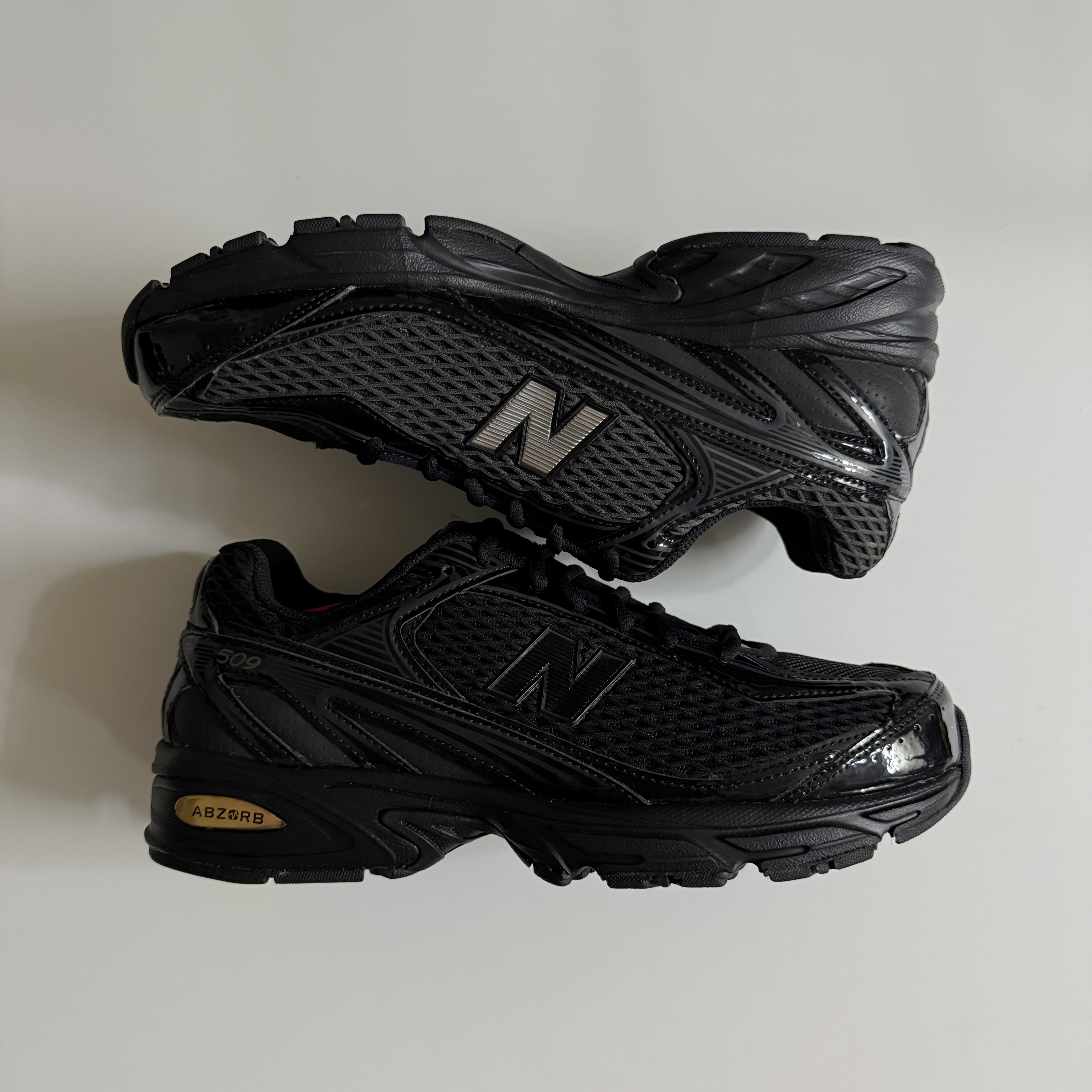 New Balance 509 Black 착용 스타일 - 1