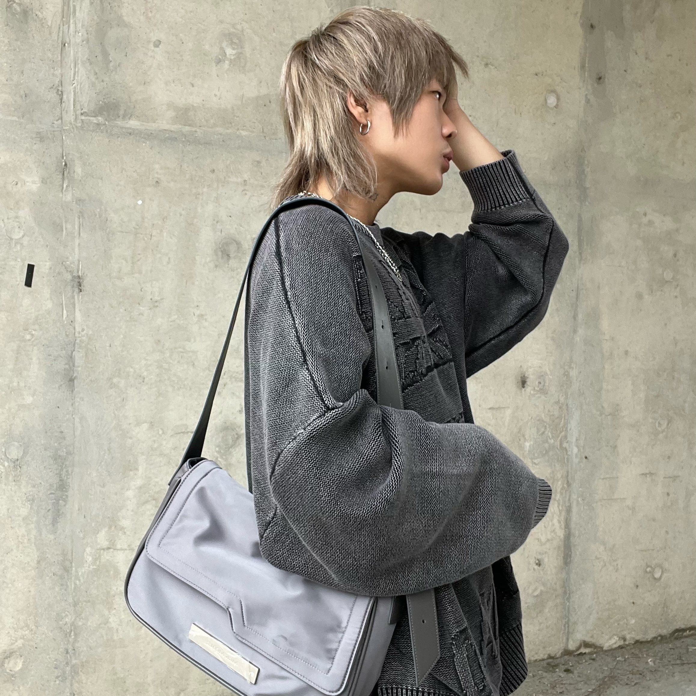 Balenciaga XL Army Boots Full Eva Black, AJOBYAJO PBA Five AJO Logos Washed Sweater BLACK 착용 스타일 - 3