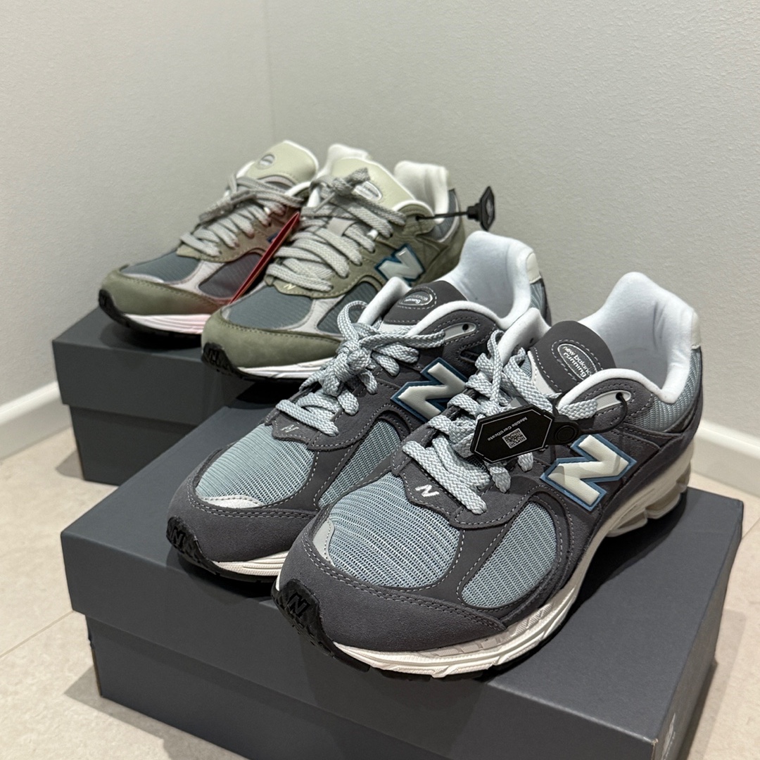 New Balance 2002R Cool Grey 착용 스타일